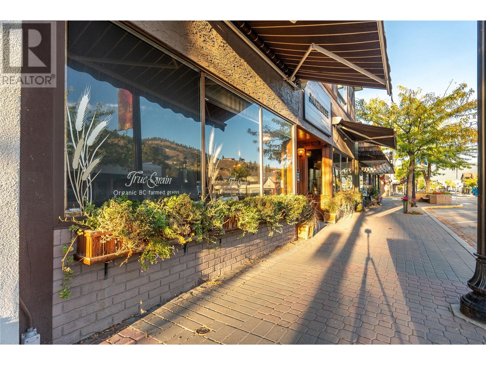 10110 Main Street, Summerland, British Columbia  V0H 1Z0 - Photo 4 - 10338354