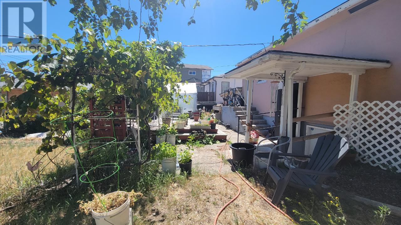 6363 Kootenay Street, Oliver, British Columbia  V0H 1T0 - Photo 11 - 10338365