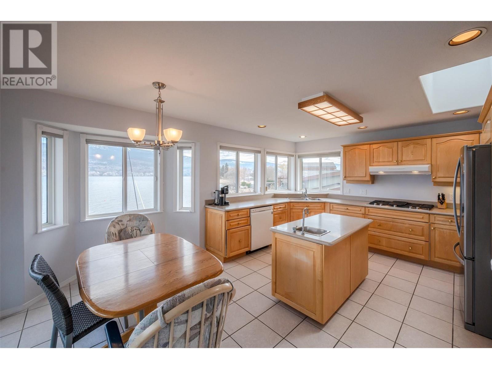 914 Powell Beach Road, Summerland, British Columbia  V0H 1Z9 - Photo 4 - 10338364