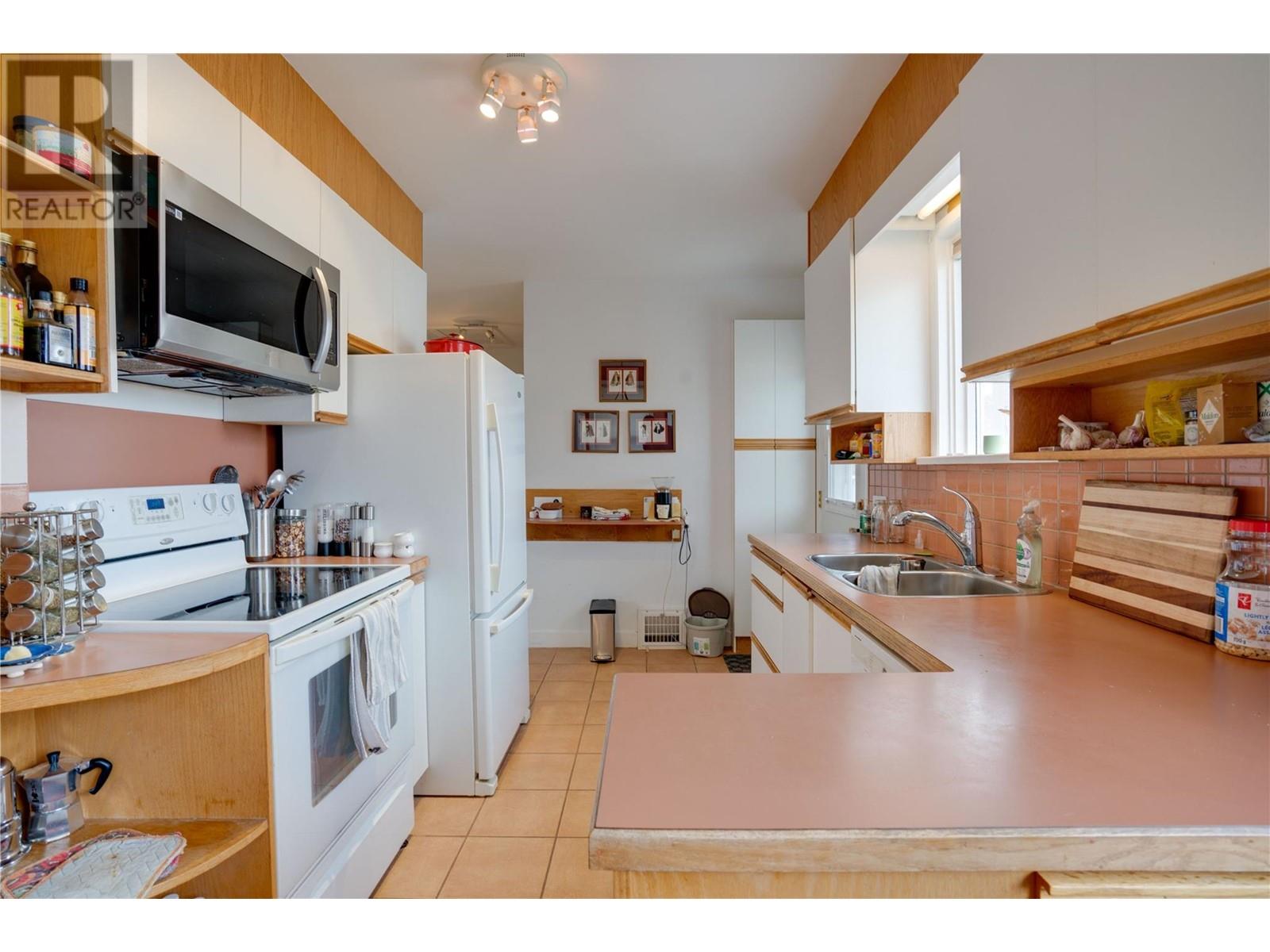 3411 18 Avenue Unit# A&b, Vernon, British Columbia  V1T 1E2 - Photo 45 - 10338028