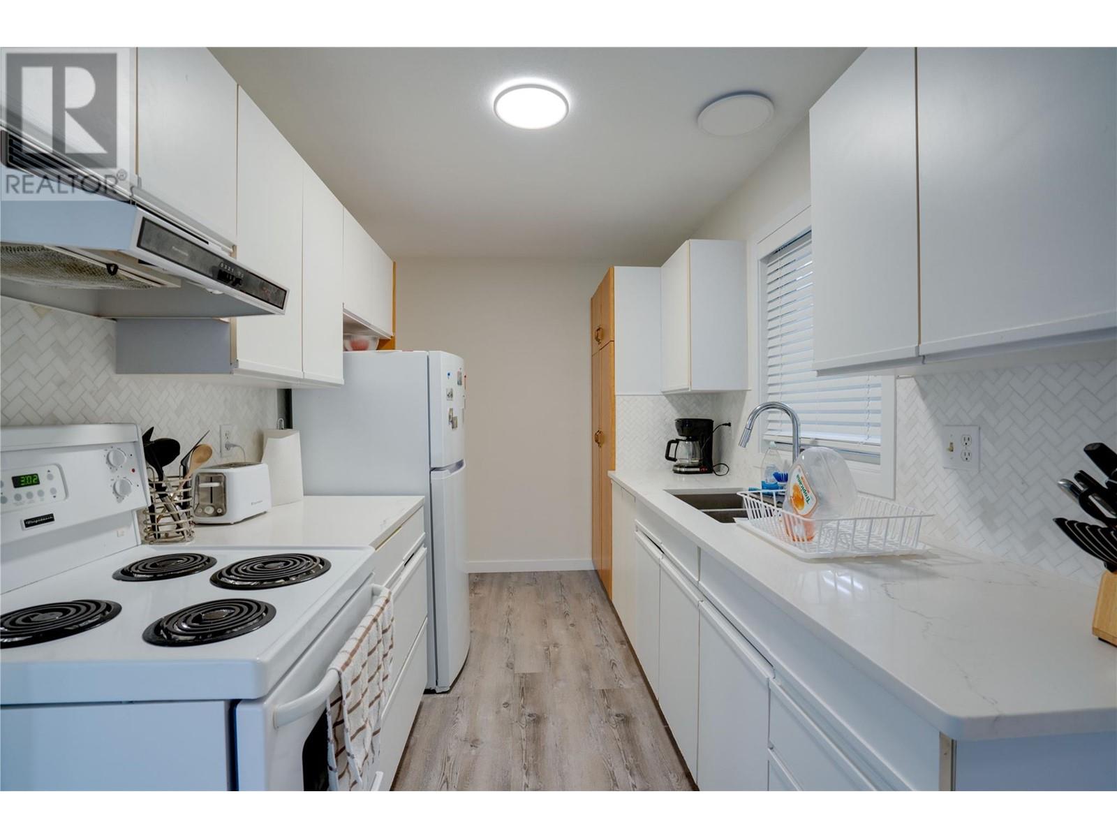 3411 18 Avenue Unit# A&b, Vernon, British Columbia  V1T 1E2 - Photo 6 - 10338028