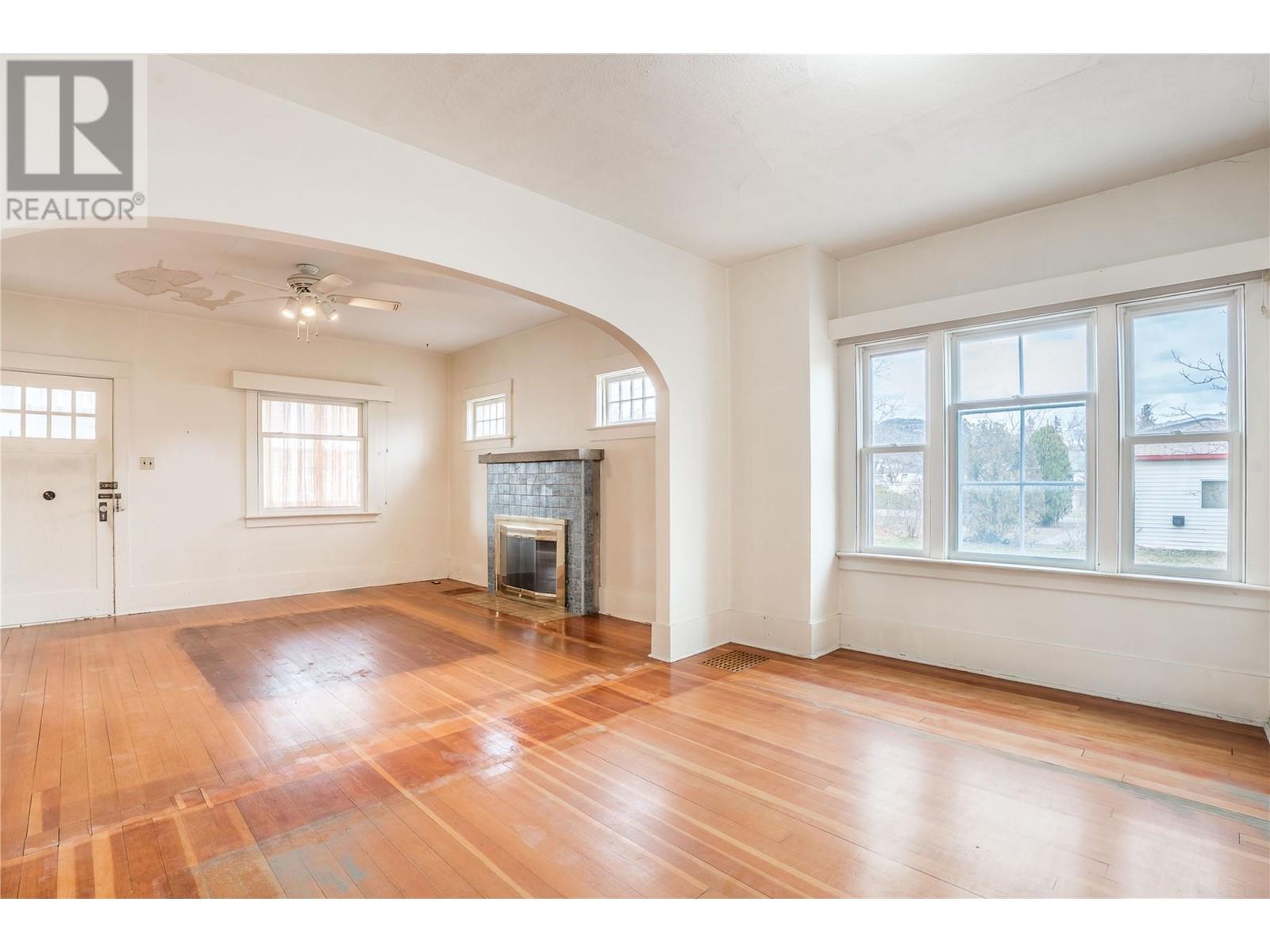 14207 Victoria Road N, Summerland, British Columbia  V0H 1Z0 - Photo 11 - 10338185
