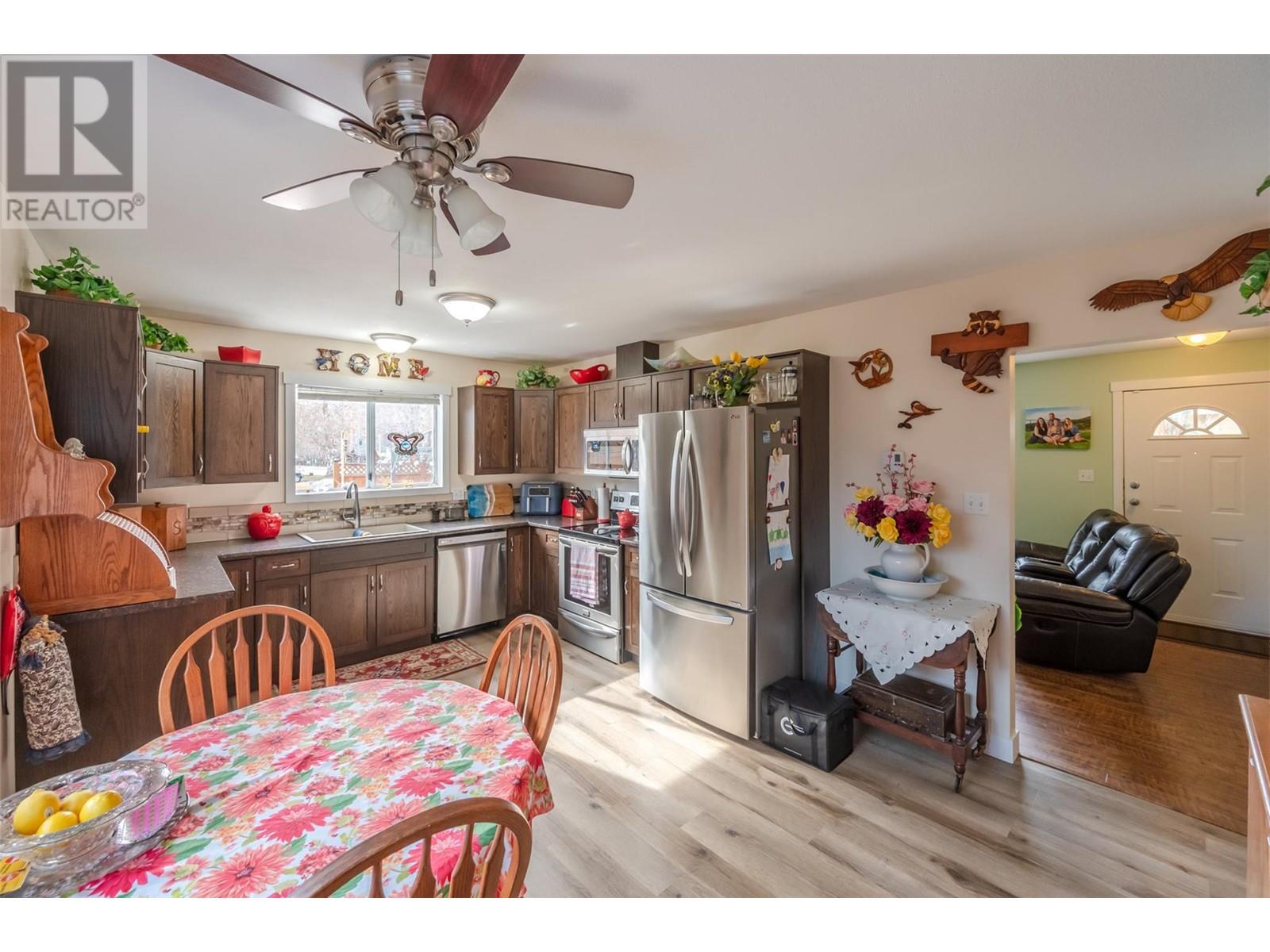 2052 Atkinson Street, Penticton, British Columbia  V2A 8H5 - Photo 12 - 10338531