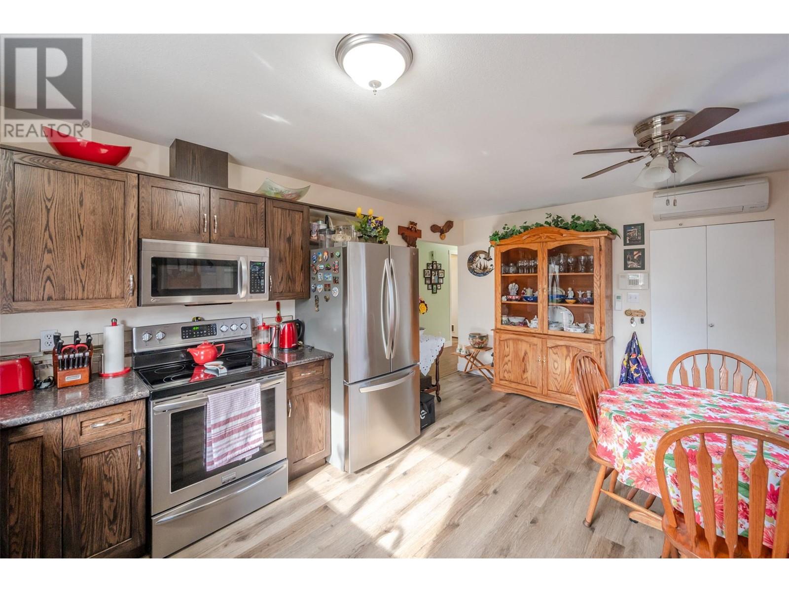 2052 Atkinson Street, Penticton, British Columbia  V2A 8H5 - Photo 13 - 10338531