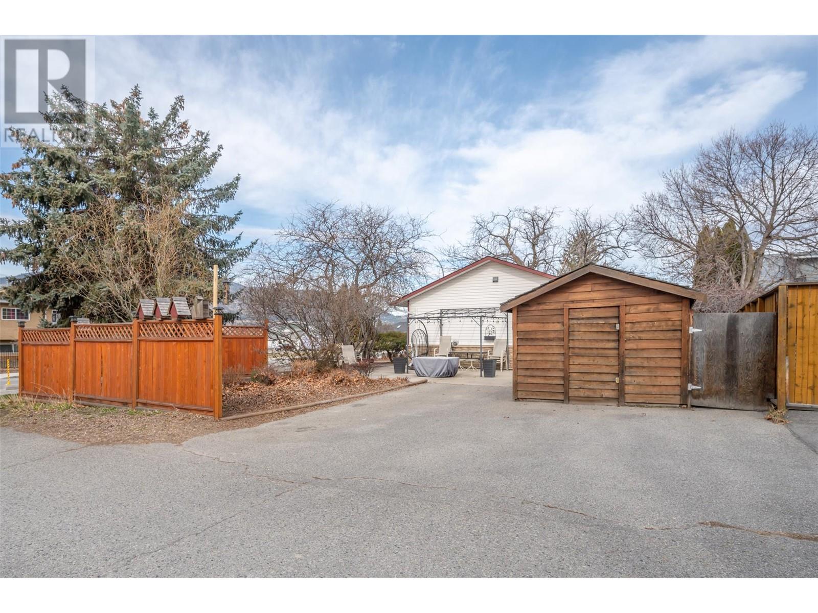 2052 Atkinson Street, Penticton, British Columbia  V2A 8H5 - Photo 29 - 10338531