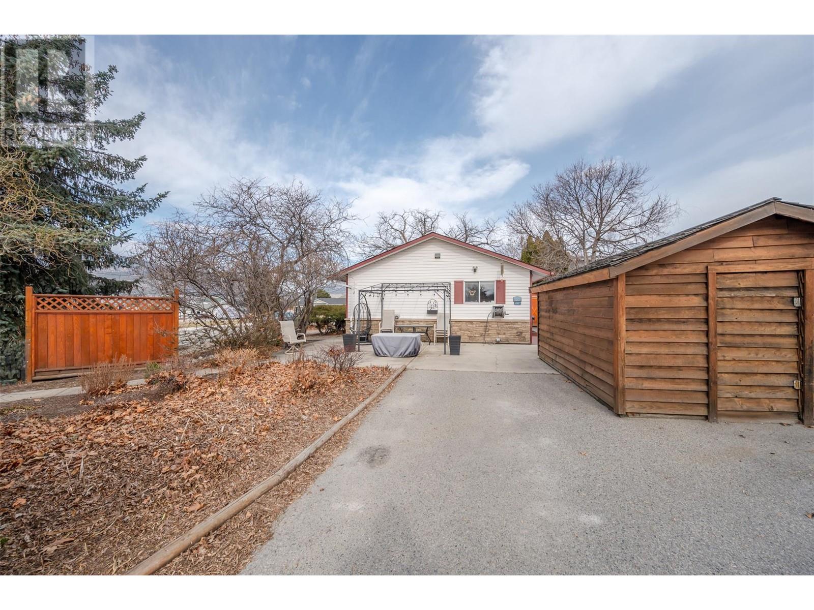 2052 Atkinson Street, Penticton, British Columbia  V2A 8H5 - Photo 30 - 10338531