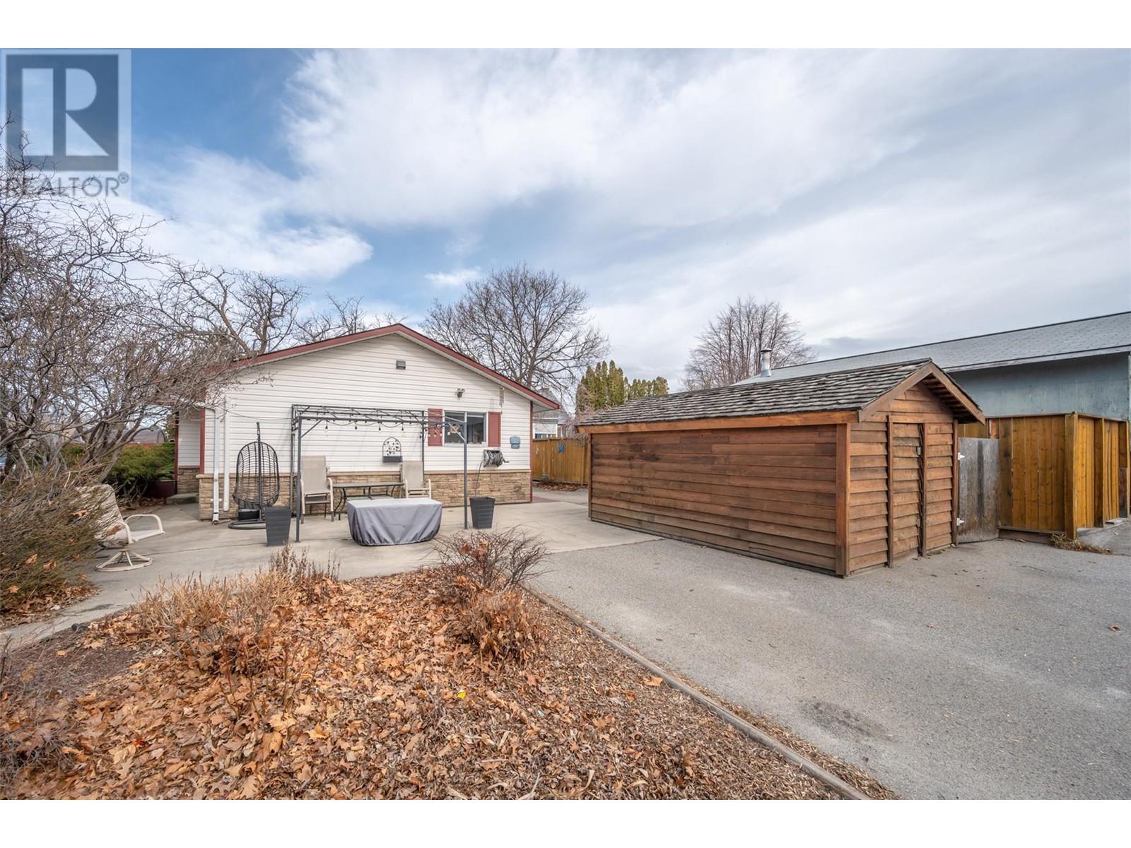 2052 Atkinson Street, Penticton, British Columbia  V2A 8H5 - Photo 31 - 10338531