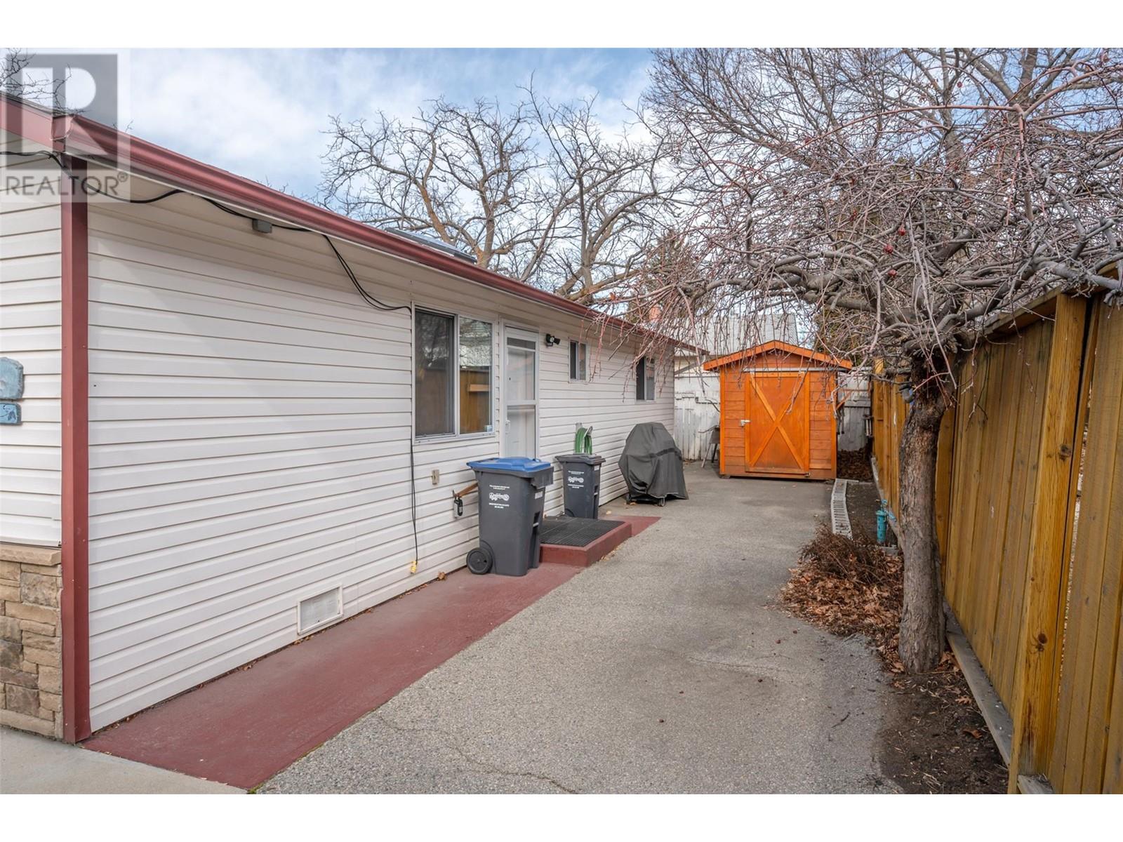 2052 Atkinson Street, Penticton, British Columbia  V2A 8H5 - Photo 35 - 10338531