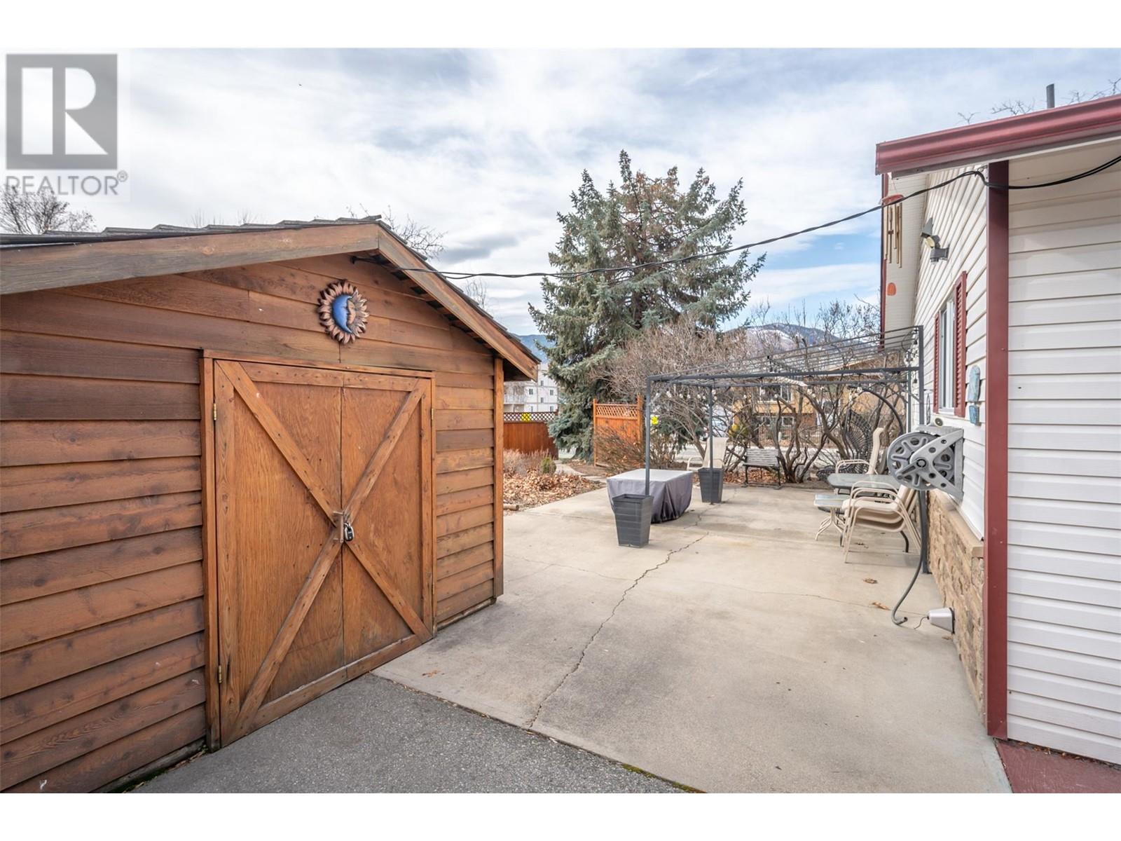 2052 Atkinson Street, Penticton, British Columbia  V2A 8H5 - Photo 36 - 10338531