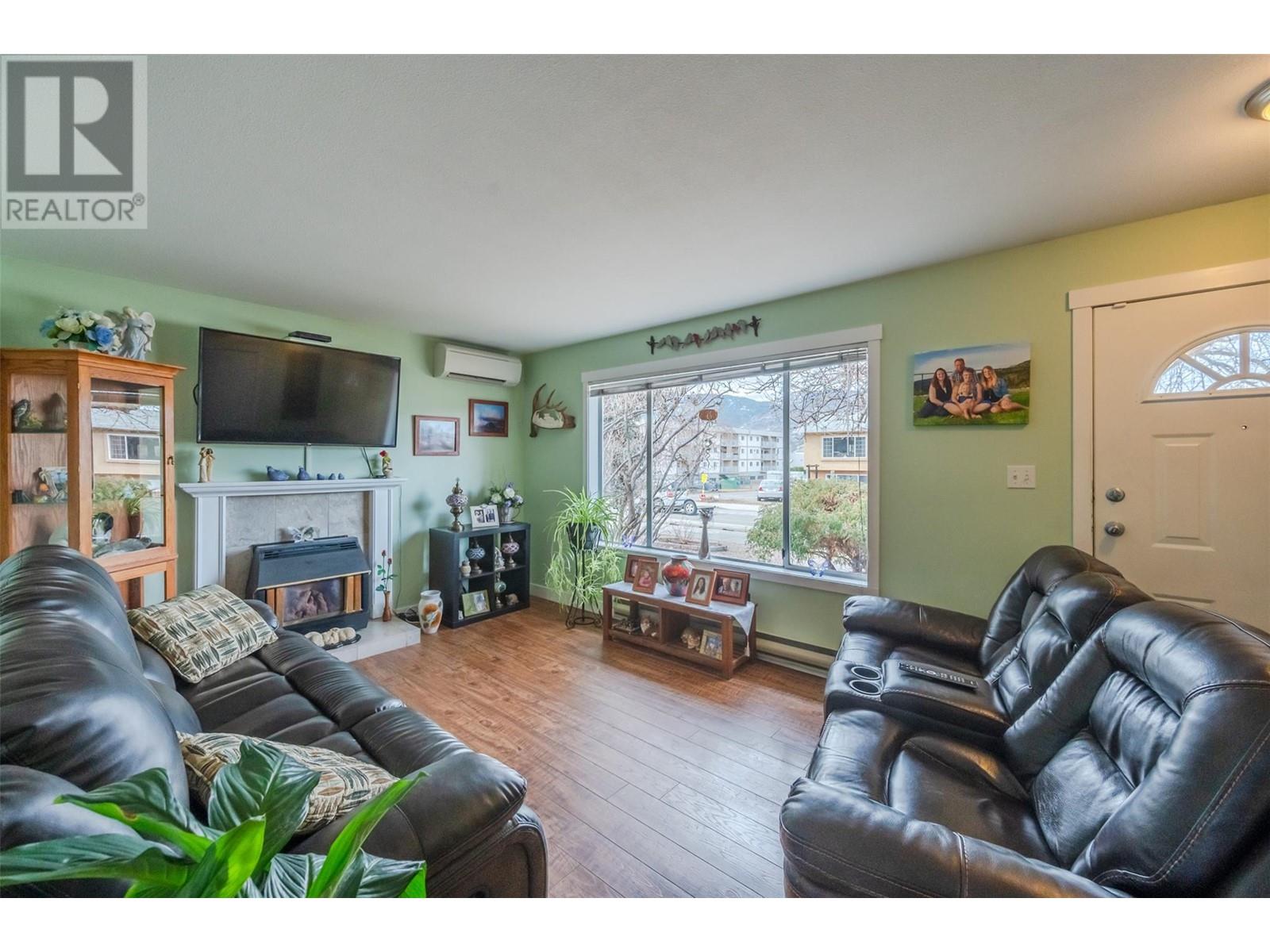 2052 Atkinson Street, Penticton, British Columbia  V2A 8H5 - Photo 6 - 10338531