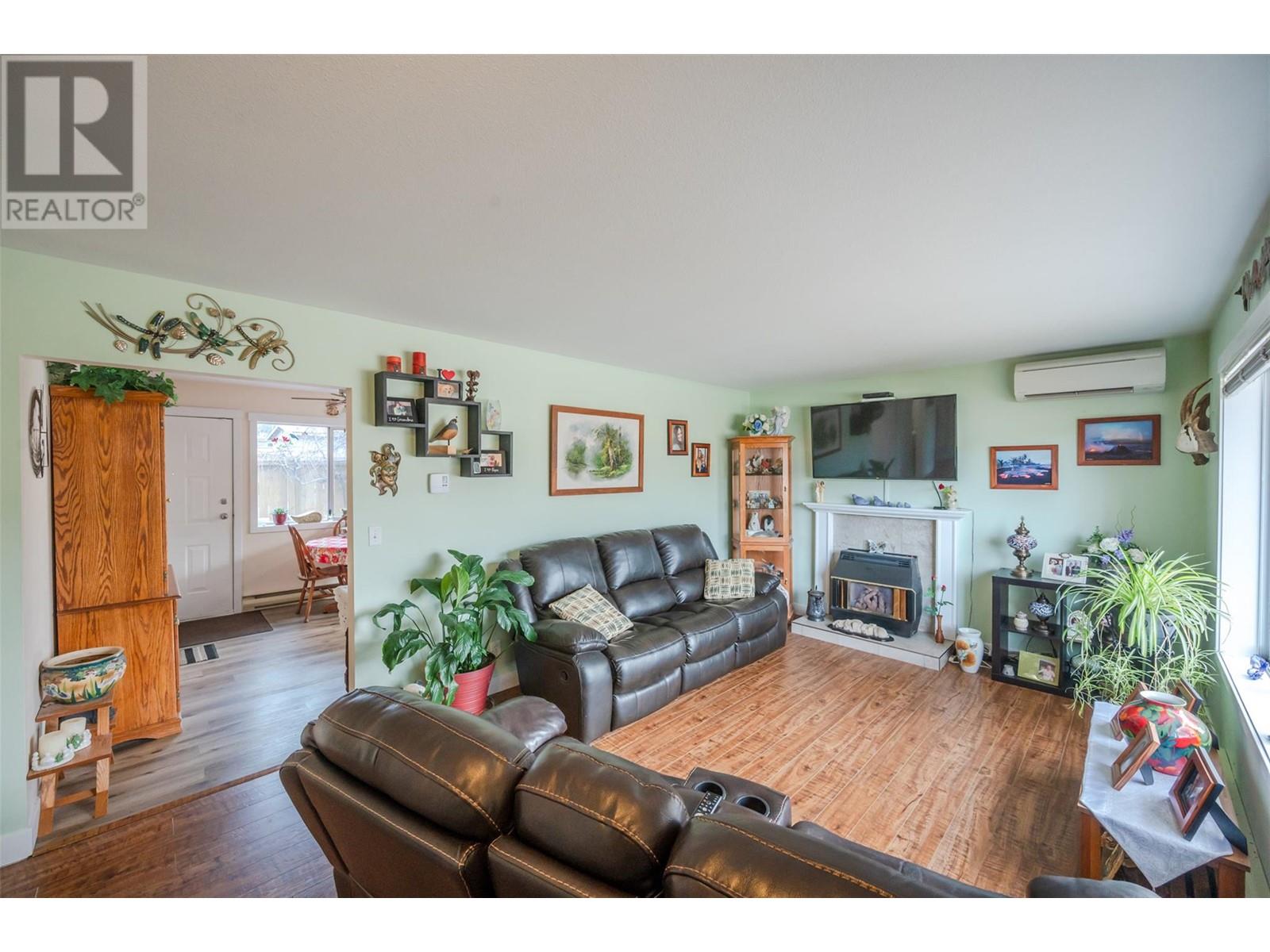 2052 Atkinson Street, Penticton, British Columbia  V2A 8H5 - Photo 7 - 10338531