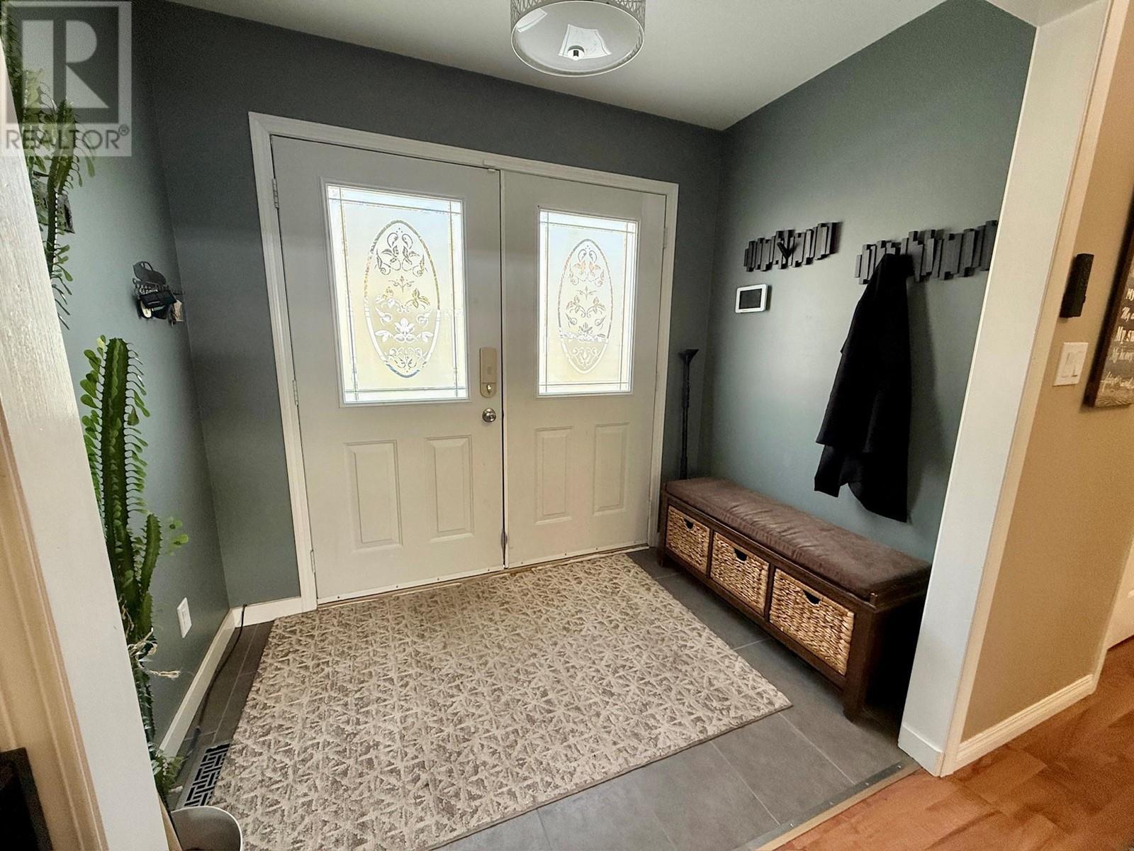 123 Bear End Road, Penticton, British Columbia  V2A 8V6 - Photo 4 - 10338334
