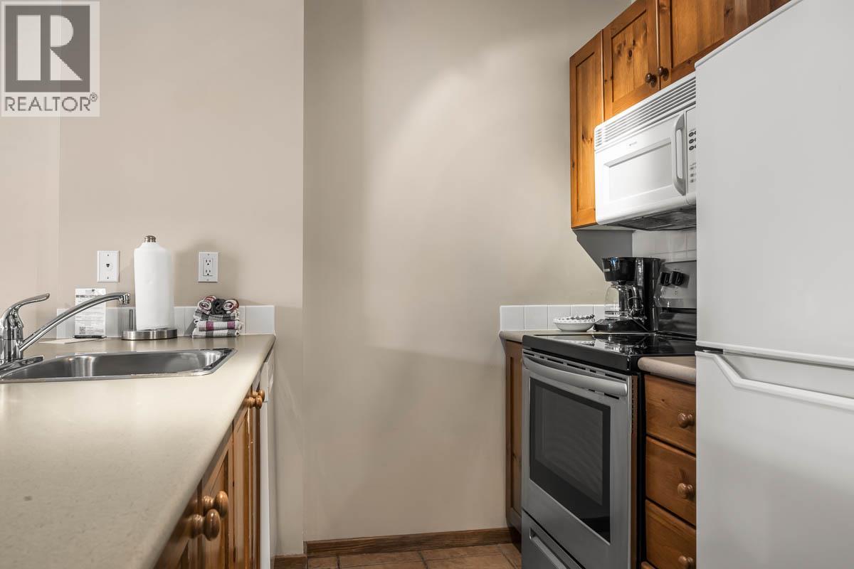 3190 Creekside Way Unit# 315, Sun Peaks, British Columbia  V0E 5N0 - Photo 4 - 10338147