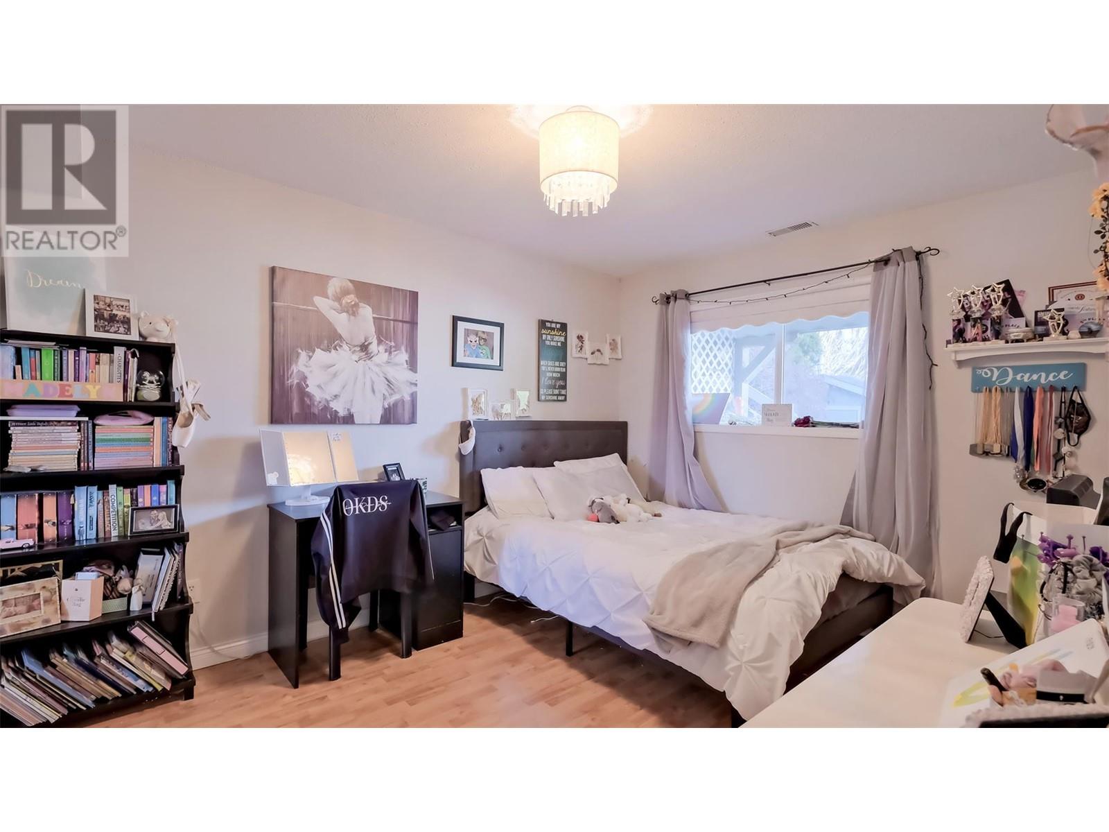 921 Westminster Avenue E, Penticton, British Columbia  V2A 1J6 - Photo 2 - 10337526