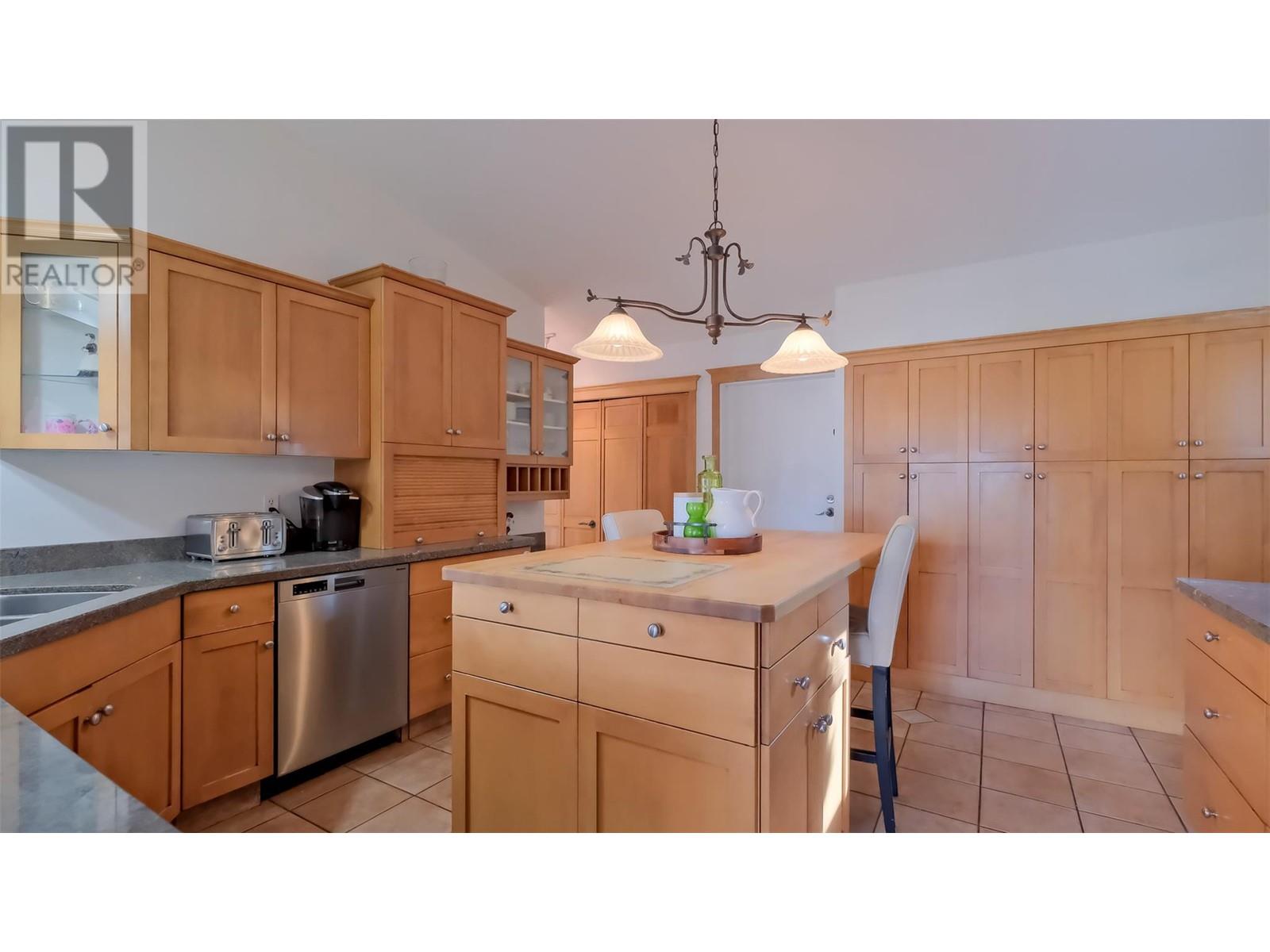 921 Westminster Avenue E, Penticton, British Columbia  V2A 1J6 - Photo 23 - 10337526