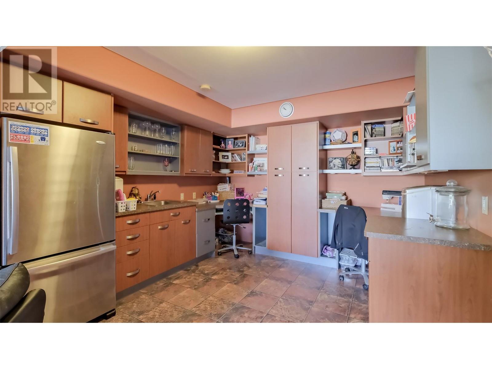 921 Westminster Avenue E, Penticton, British Columbia  V2A 1J6 - Photo 5 - 10337526