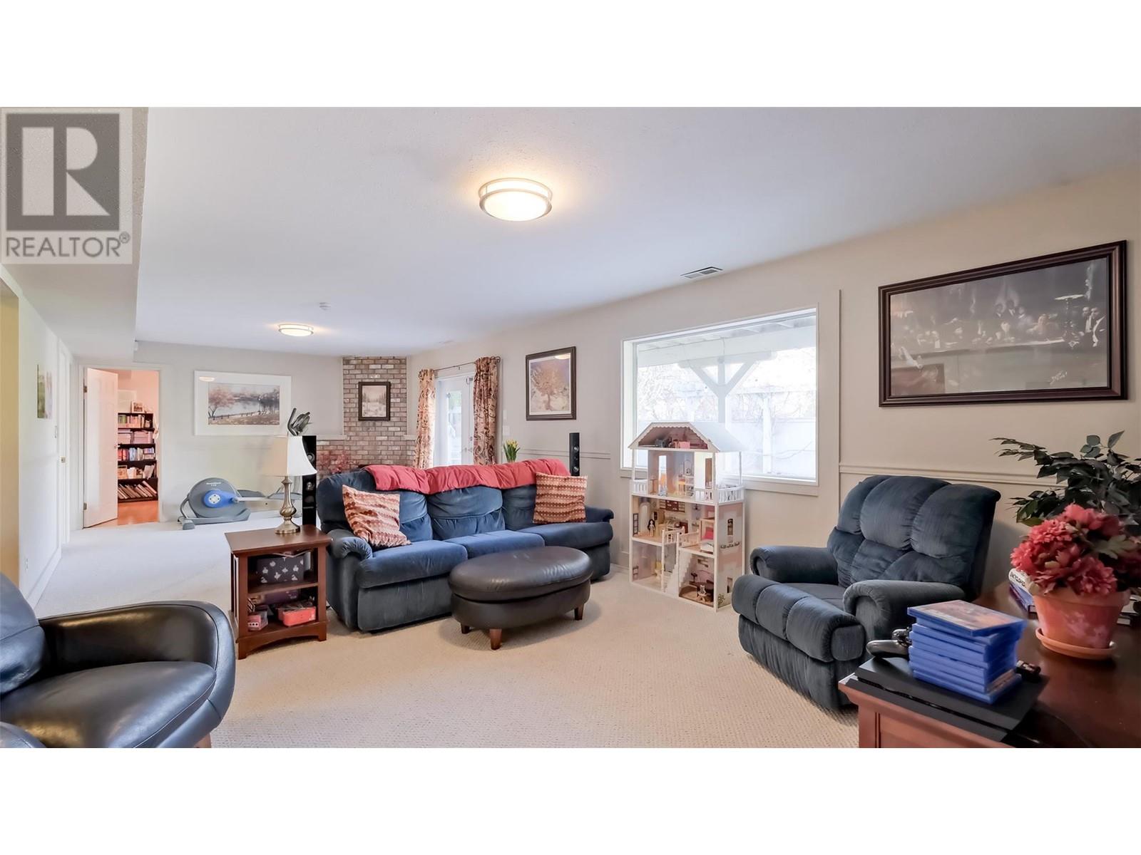 921 Westminster Avenue E, Penticton, British Columbia  V2A 1J6 - Photo 7 - 10337526