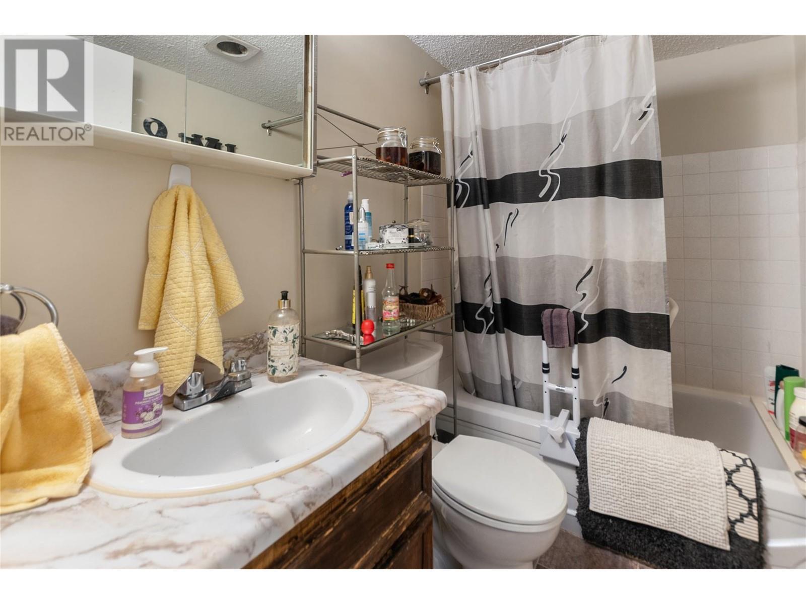 130 Skaha Place Unit# 205, Penticton, British Columbia  V2A 7J6 - Photo 10 - 10338434