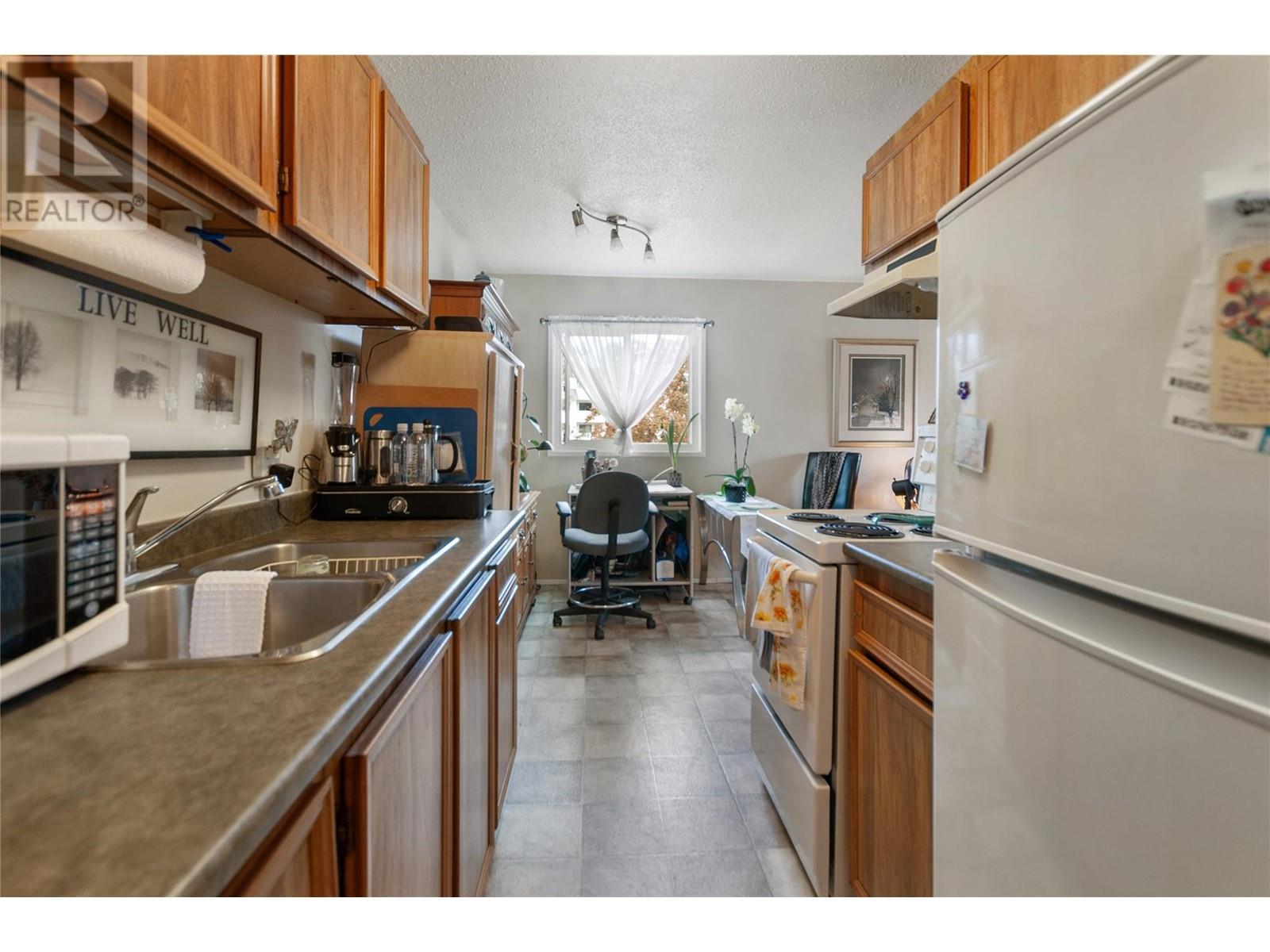 130 Skaha Place Unit# 205, Penticton, British Columbia  V2A 7J6 - Photo 5 - 10338434