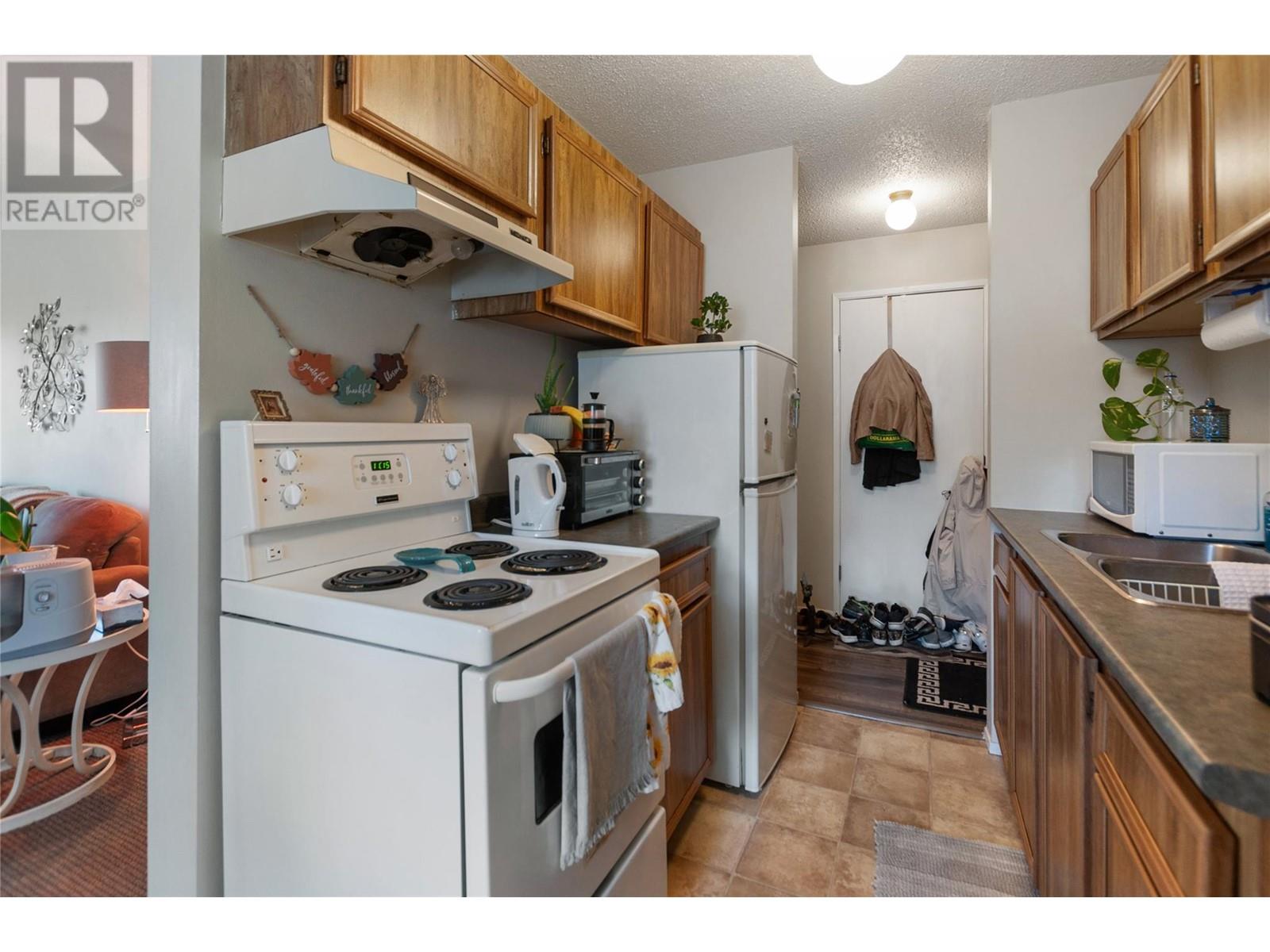 130 Skaha Place Unit# 205, Penticton, British Columbia  V2A 7J6 - Photo 6 - 10338434
