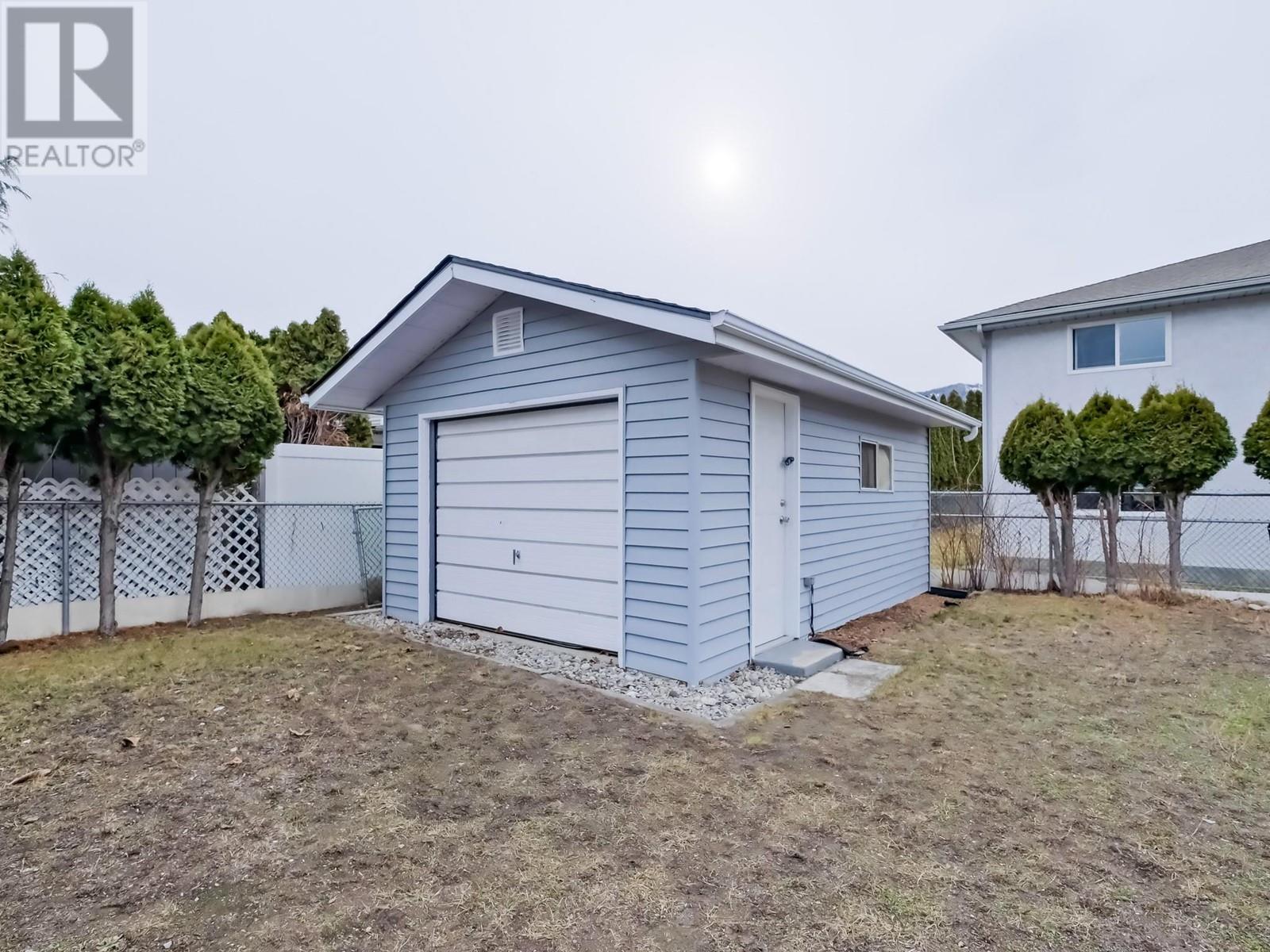 2351 Mcgraw Street, Penticton, British Columbia  V2A 7W9 - Photo 32 - 10338724