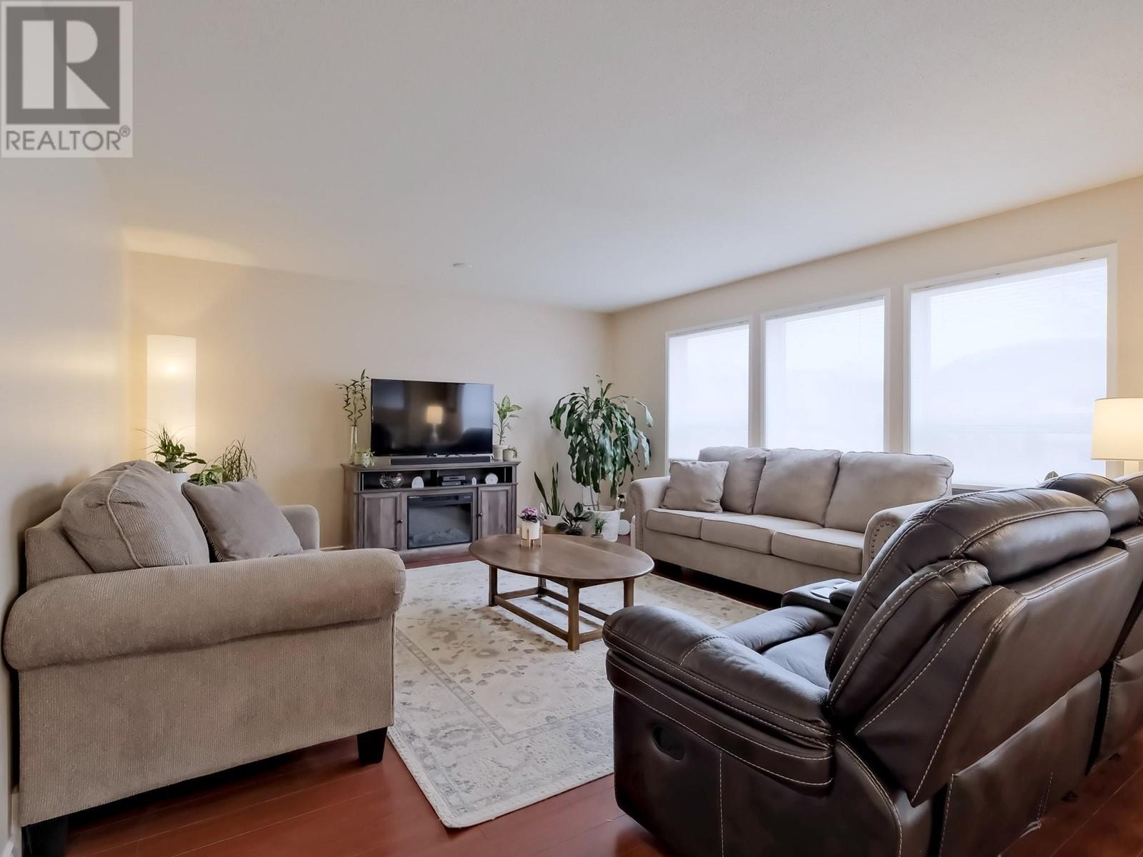 2351 Mcgraw Street, Penticton, British Columbia  V2A 7W9 - Photo 4 - 10338724