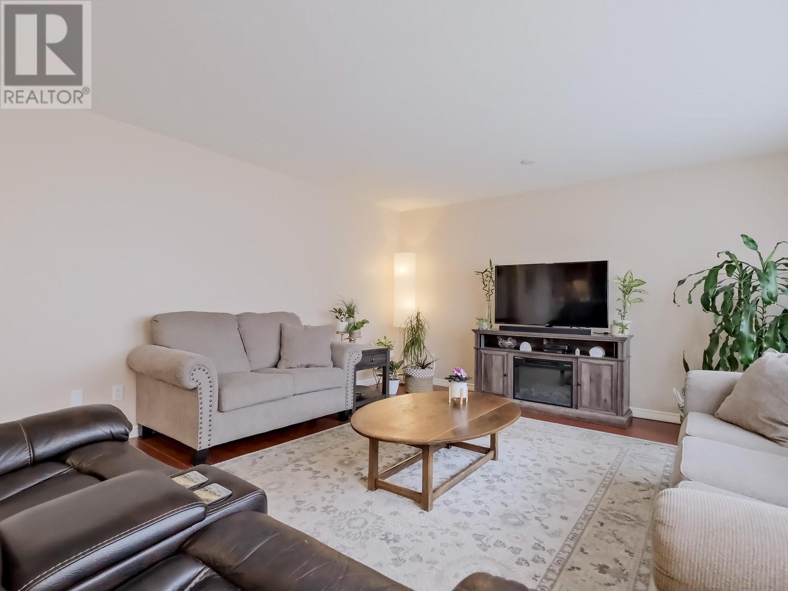 2351 Mcgraw Street, Penticton, British Columbia  V2A 7W9 - Photo 5 - 10338724