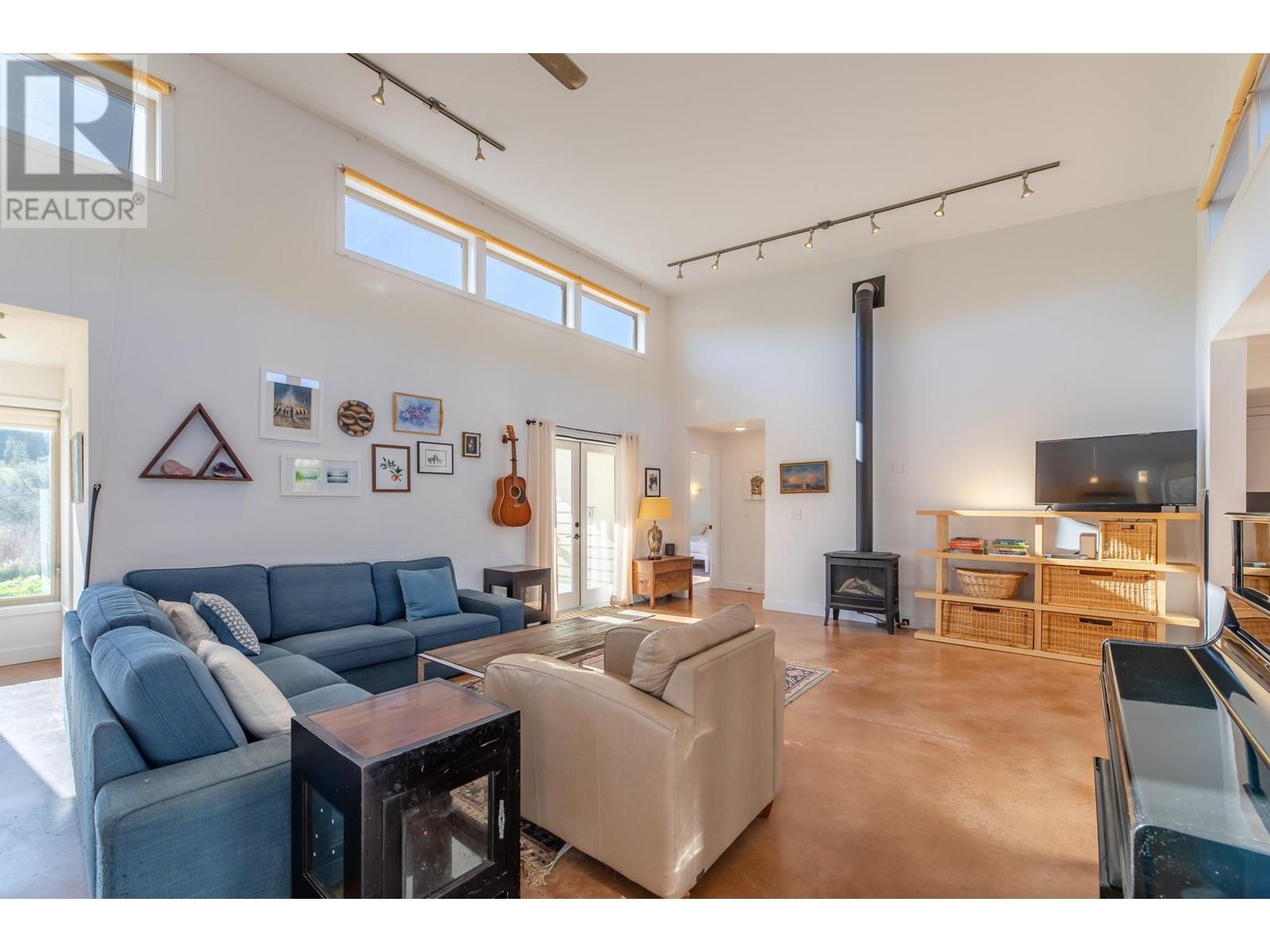 5824 Lewes Avenue, Summerland, British Columbia  V0H 1Z2 - Photo 11 - 10338644