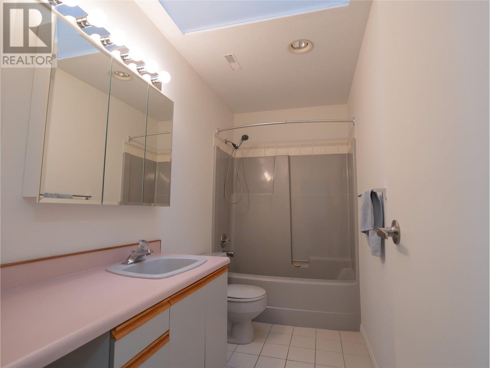 320 Brandon Avenue Unit# 207, Penticton, British Columbia  V2A 3S8 - Photo 7 - 10338539