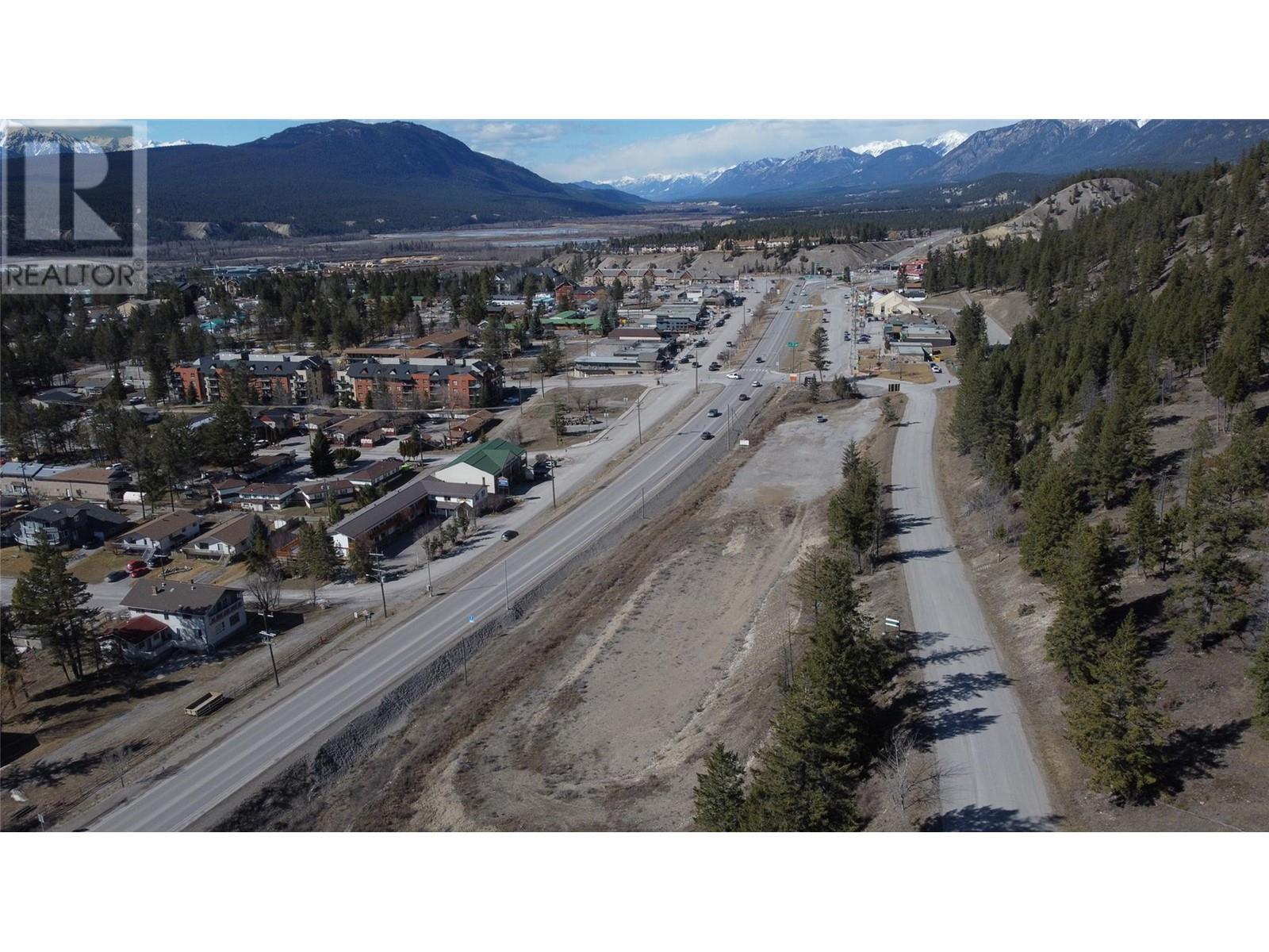 7585 Redstreak Road, Radium Hot Springs, British Columbia  V0A 1M0 - Photo 2 - 10338517