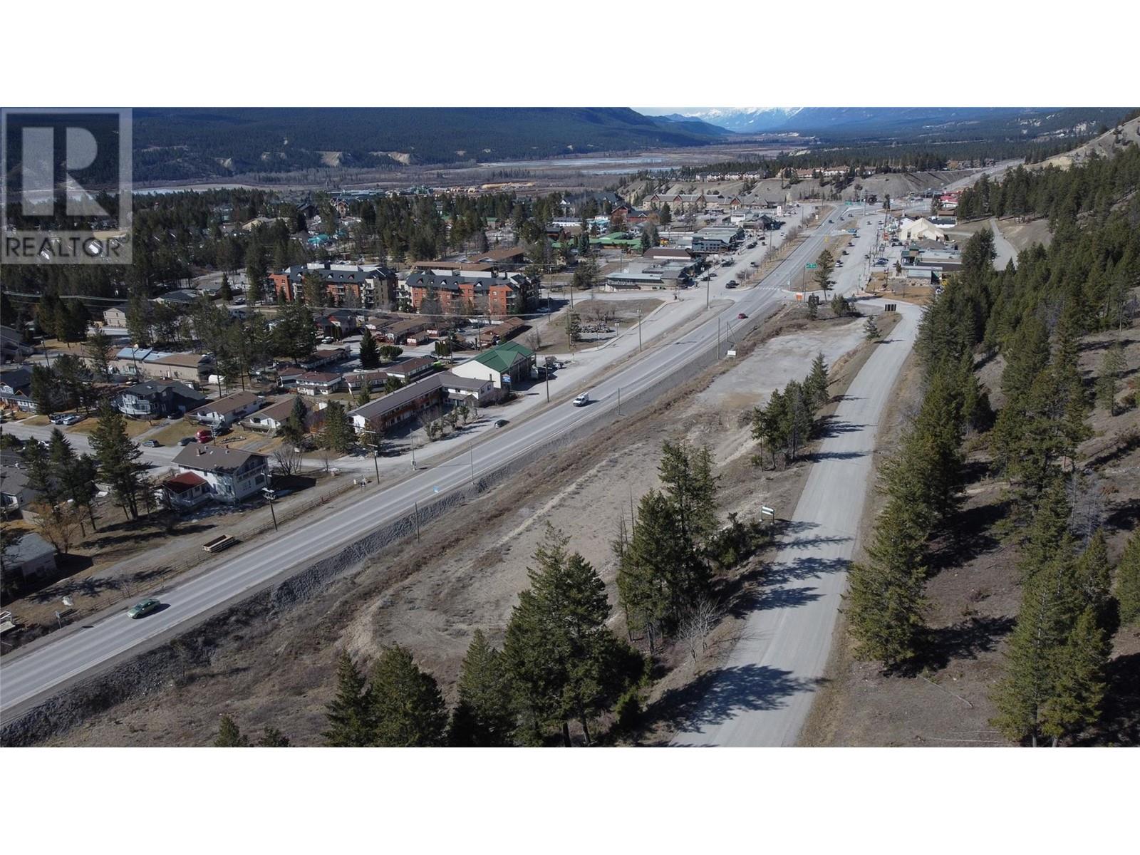 7585 Redstreak Road, Radium Hot Springs, British Columbia  V0A 1M0 - Photo 3 - 10338517