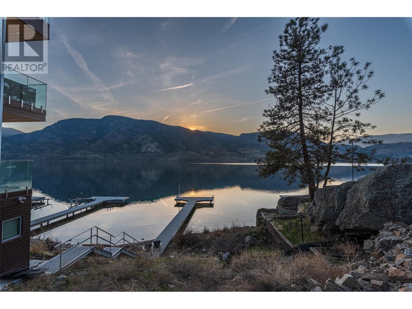 4037 Lakeside Road, Penticton, British Columbia  V2A 8W3 - Photo 1 - 10338738