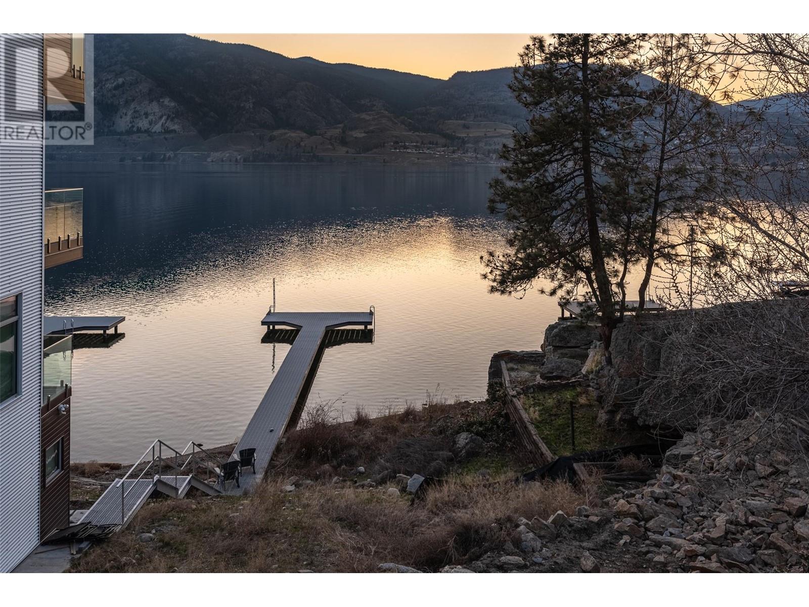 4037 Lakeside Road, Penticton, British Columbia  V2A 8W3 - Photo 6 - 10338738