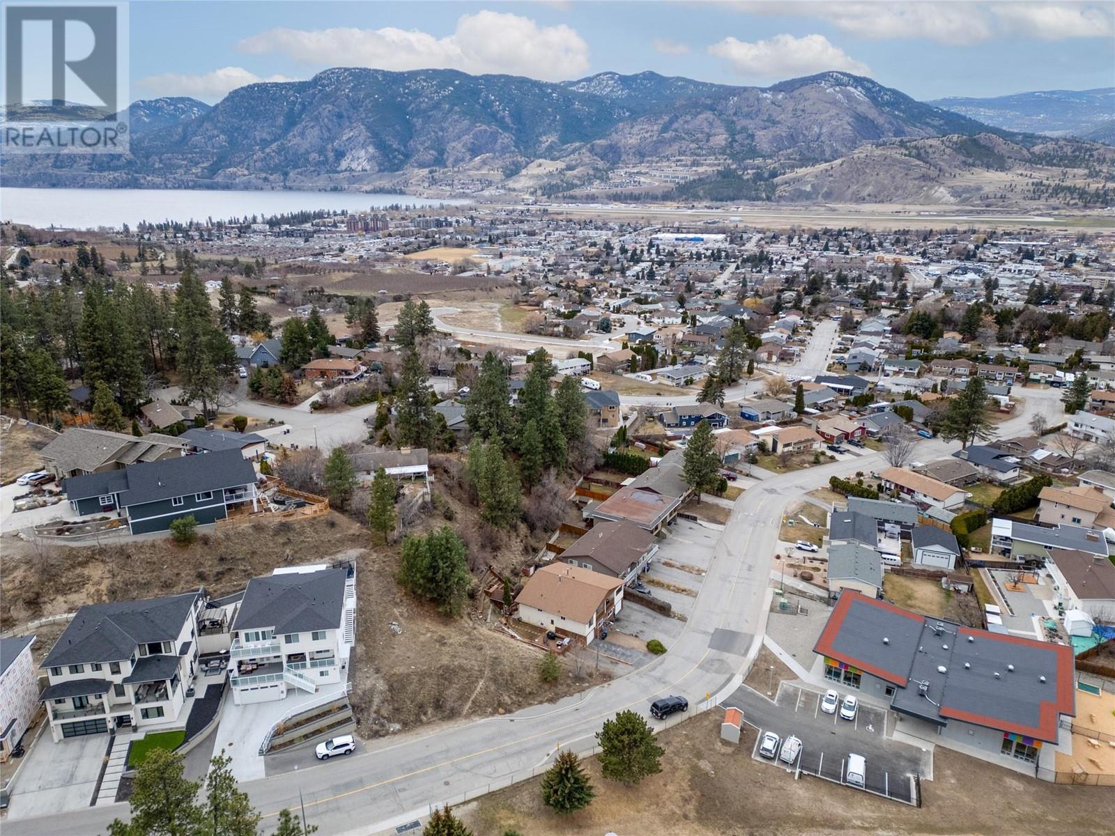 604 Balsam Avenue, Penticton, British Columbia  V2A 0B5 - Photo 3 - 10338552