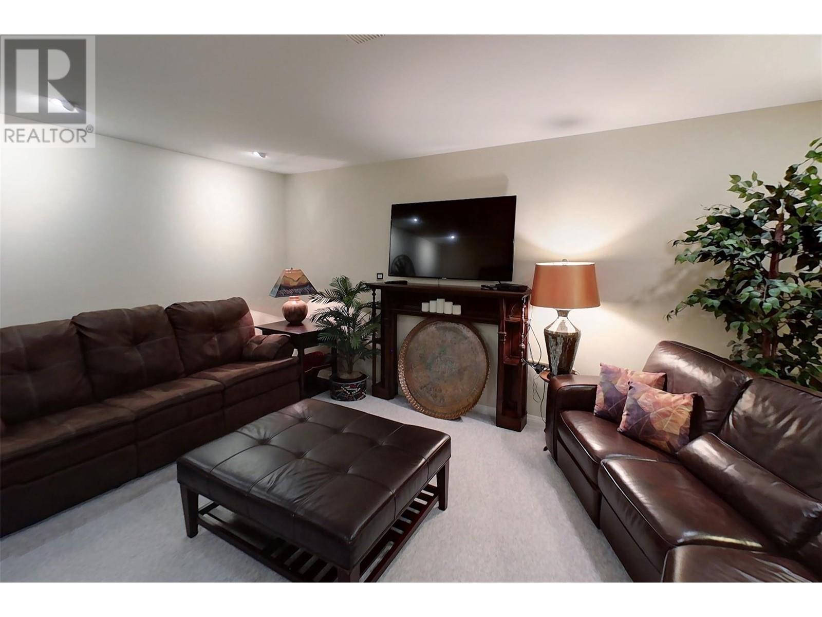 11702 Golf Course Drive, Osoyoos, British Columbia  V0H 1V4 - Photo 8 - 10338634
