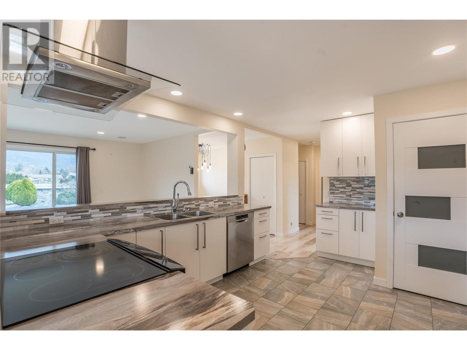 5010 Croil Avenue, Summerland, British Columbia  V0H 1Z9 - Photo 11 - 10338903