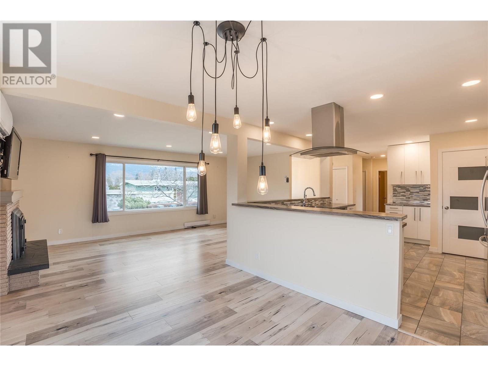 5010 Croil Avenue, Summerland, British Columbia  V0H 1Z9 - Photo 12 - 10338903