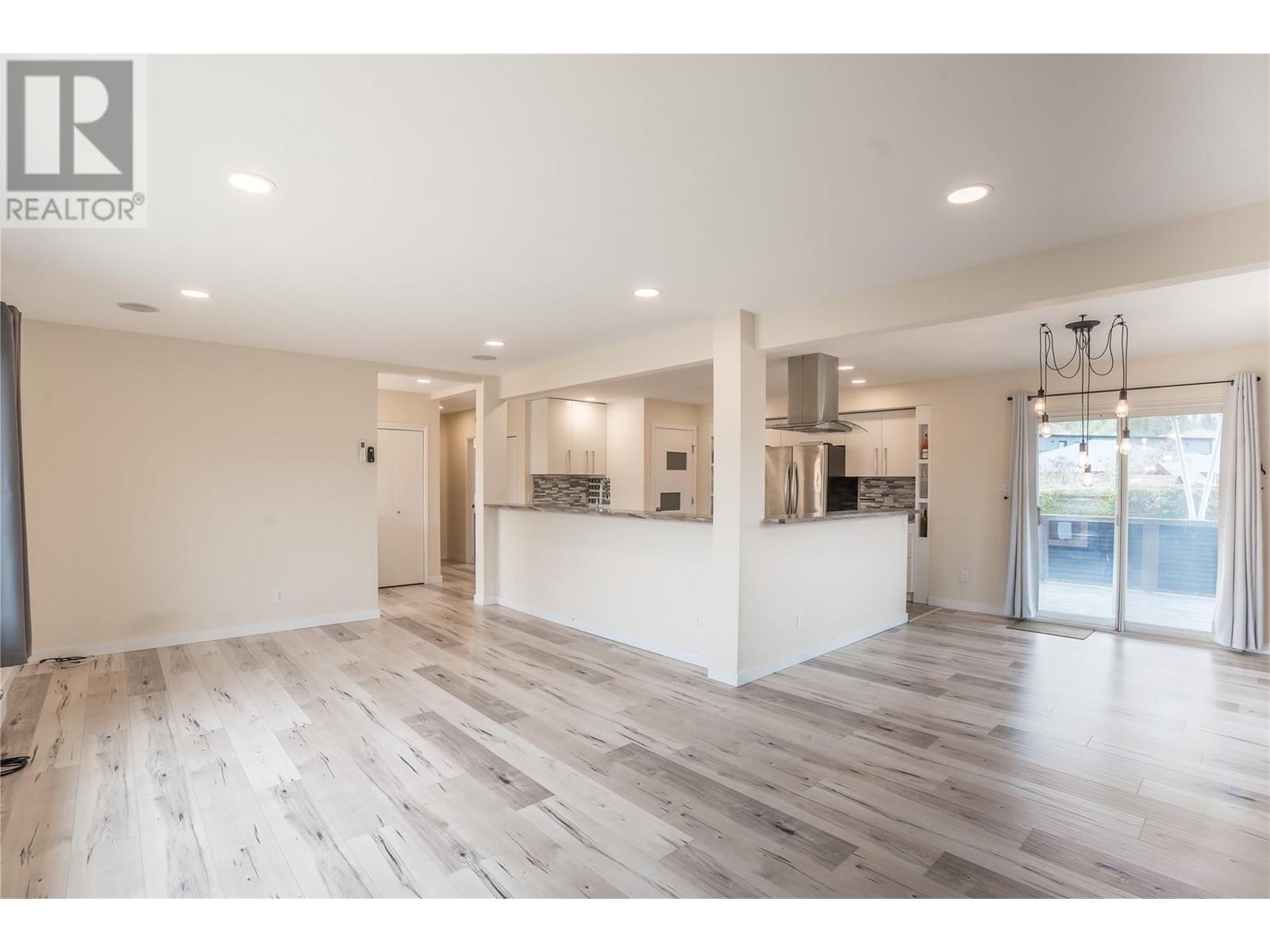 5010 Croil Avenue, Summerland, British Columbia  V0H 1Z9 - Photo 14 - 10338903