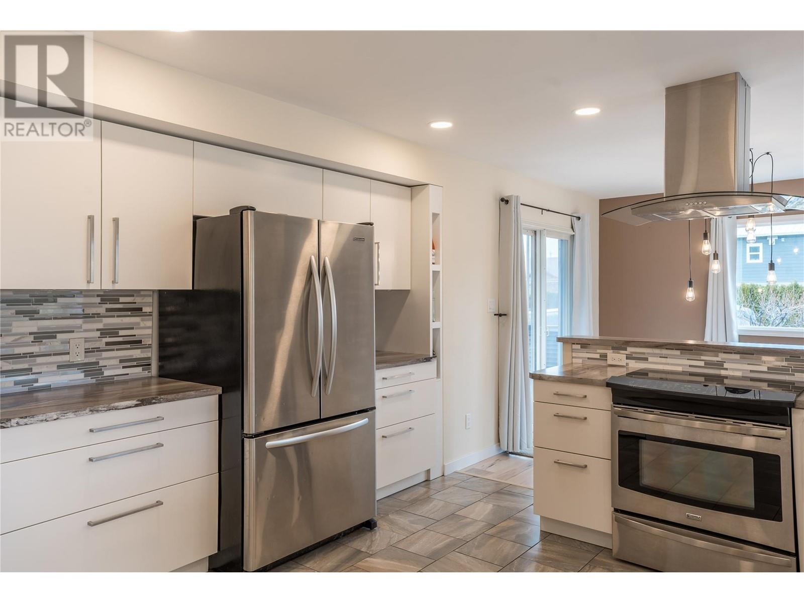 5010 Croil Avenue, Summerland, British Columbia  V0H 1Z9 - Photo 8 - 10338903