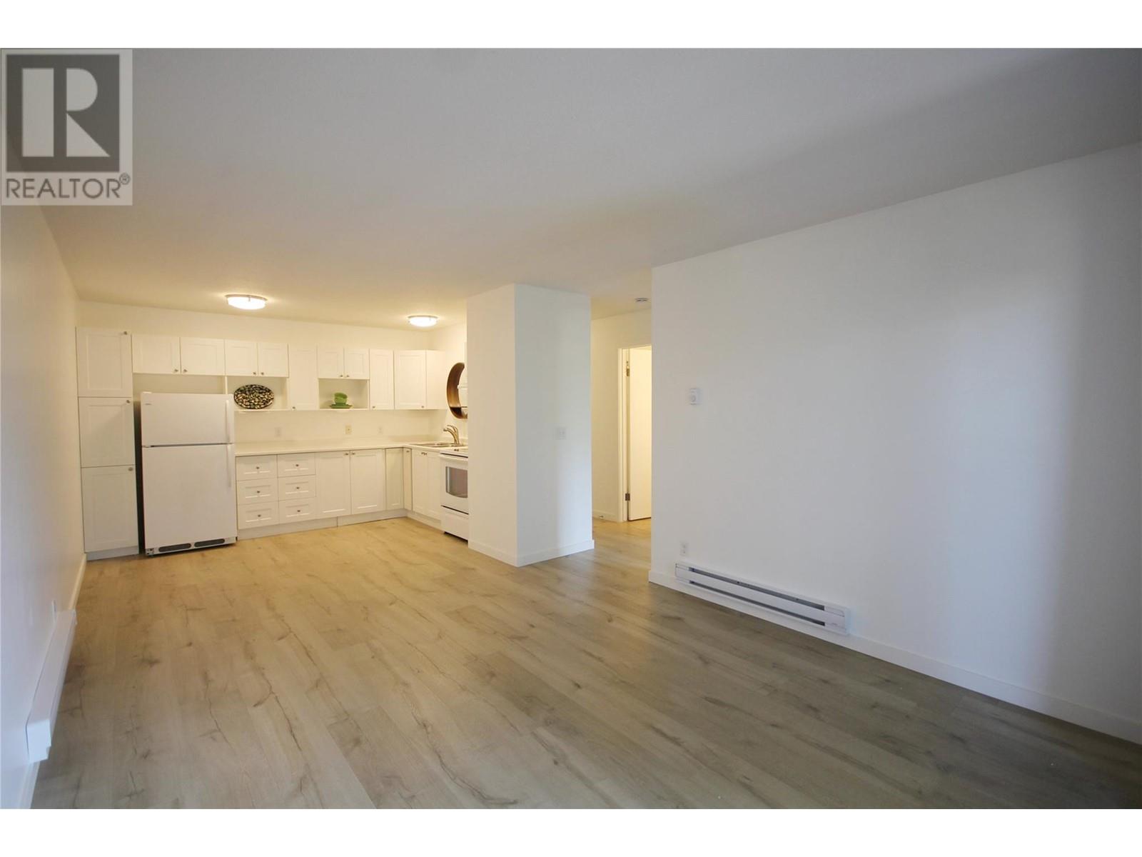 150 Skaha Place Unit# 402, Penticton, British Columbia  V2A 7K1 - Photo 5 - 10338767