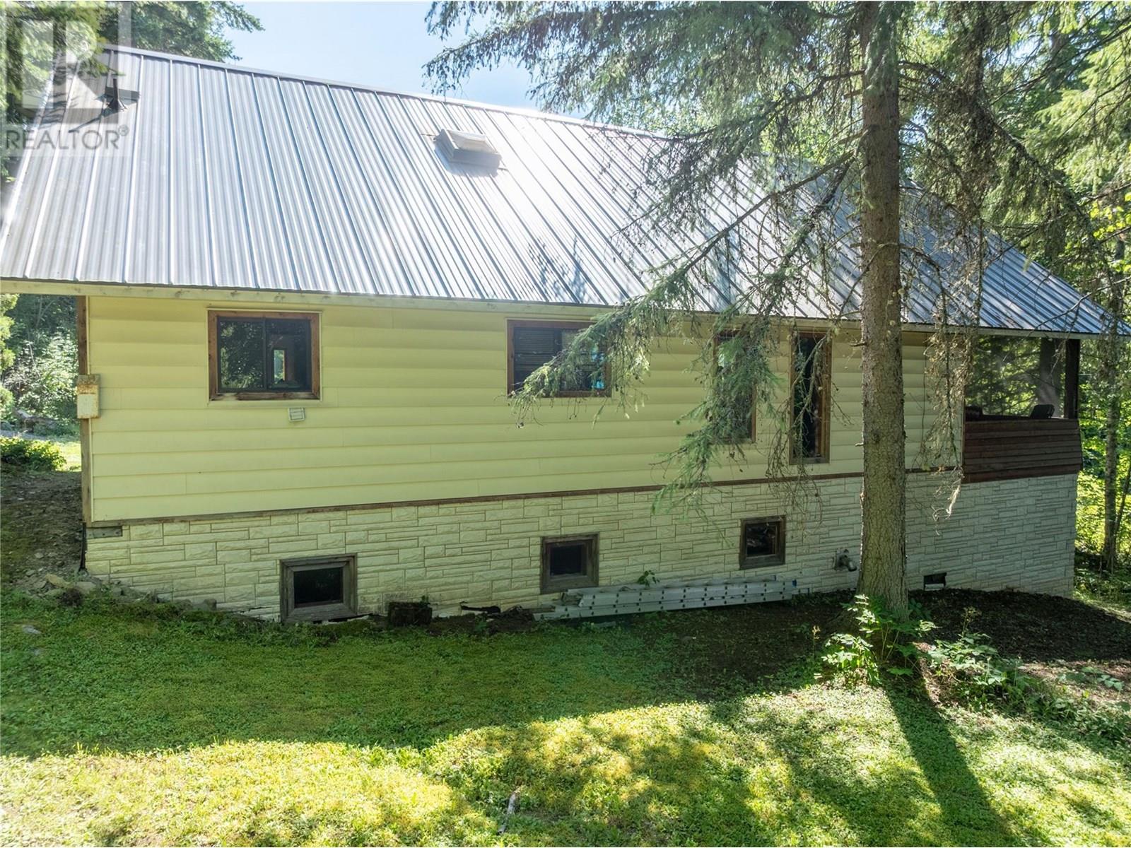 3840 Cameron Road, Eagle Bay, British Columbia  V0E 1T0 - Photo 6 - 10338863