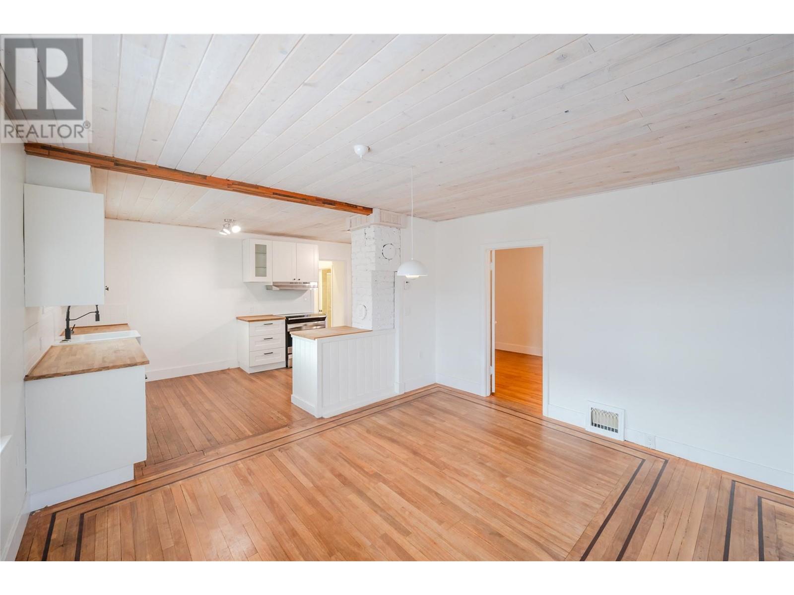 302 Scott Avenue, Penticton, British Columbia  V2A 2J8 - Photo 11 - 10338948