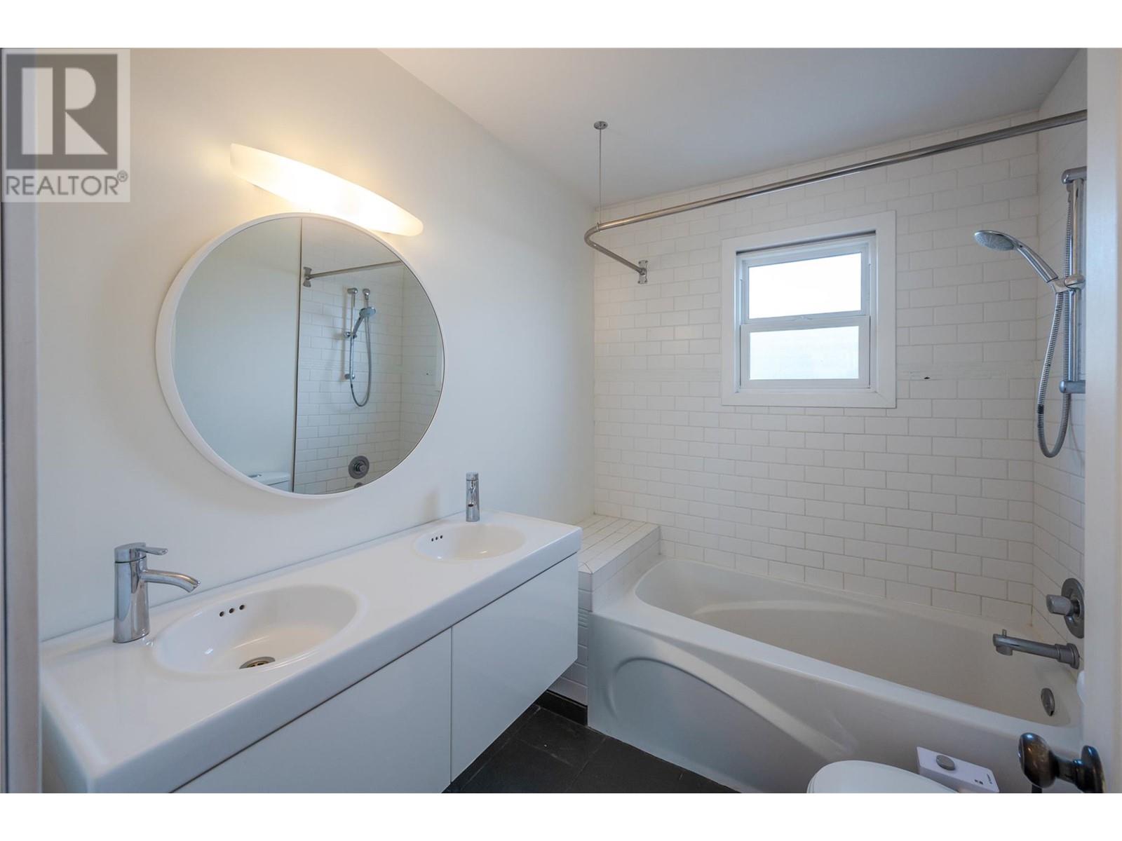 302 Scott Avenue, Penticton, British Columbia  V2A 2J8 - Photo 24 - 10338948