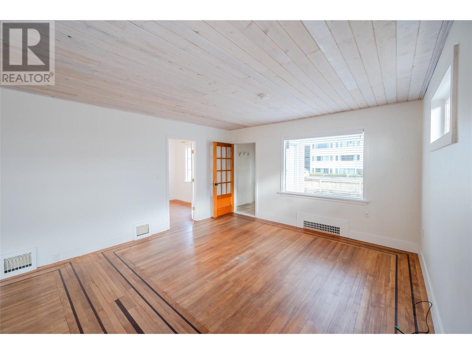 302 Scott Avenue, Penticton, British Columbia  V2A 2J8 - Photo 6 - 10338948