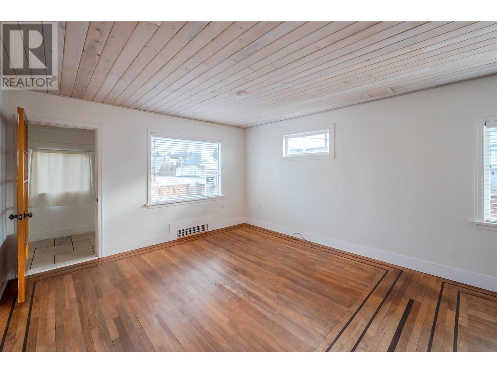 302 Scott Avenue, Penticton, British Columbia  V2A 2J8 - Photo 7 - 10338948