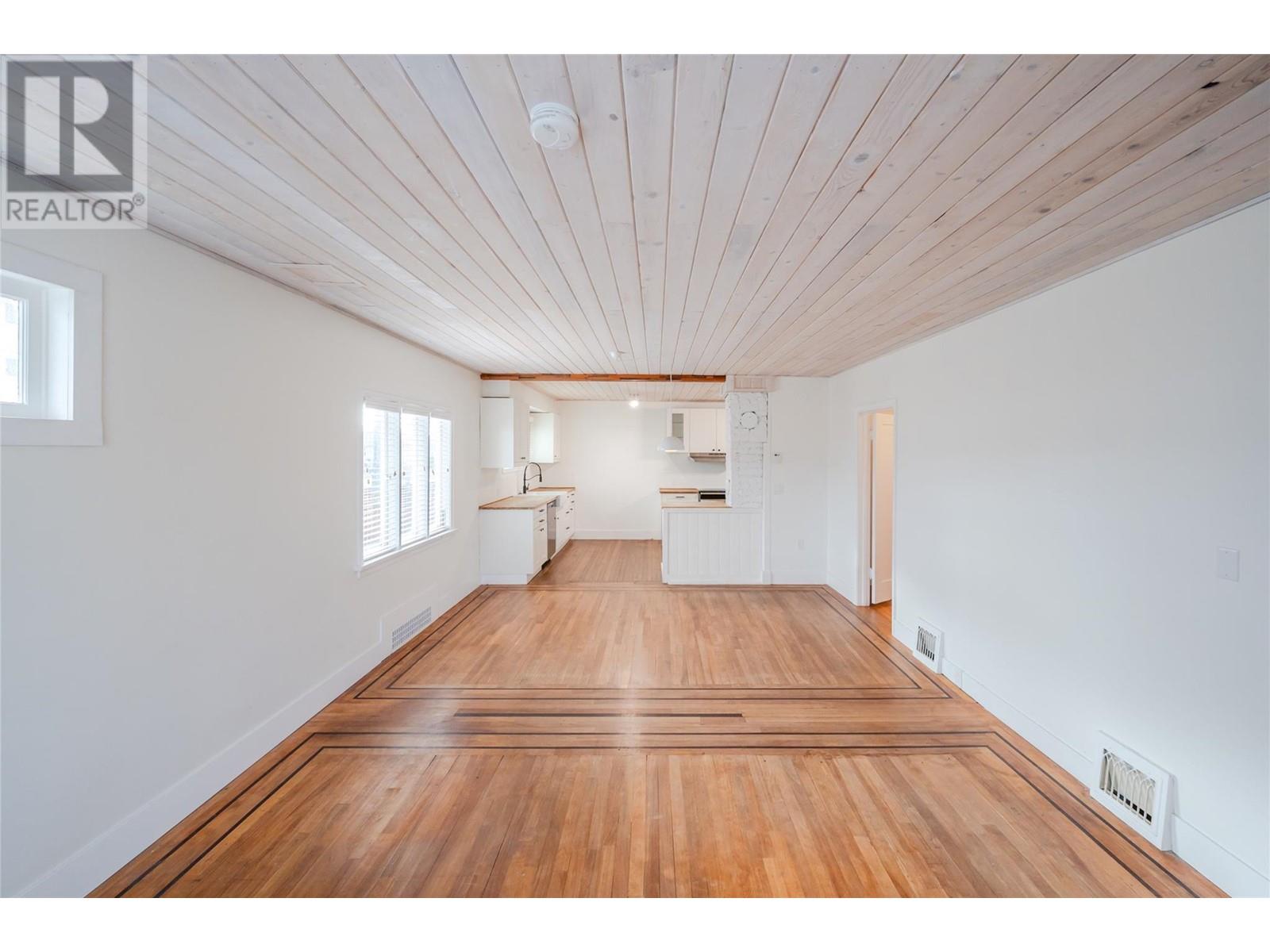 302 Scott Avenue, Penticton, British Columbia  V2A 2J8 - Photo 8 - 10338948