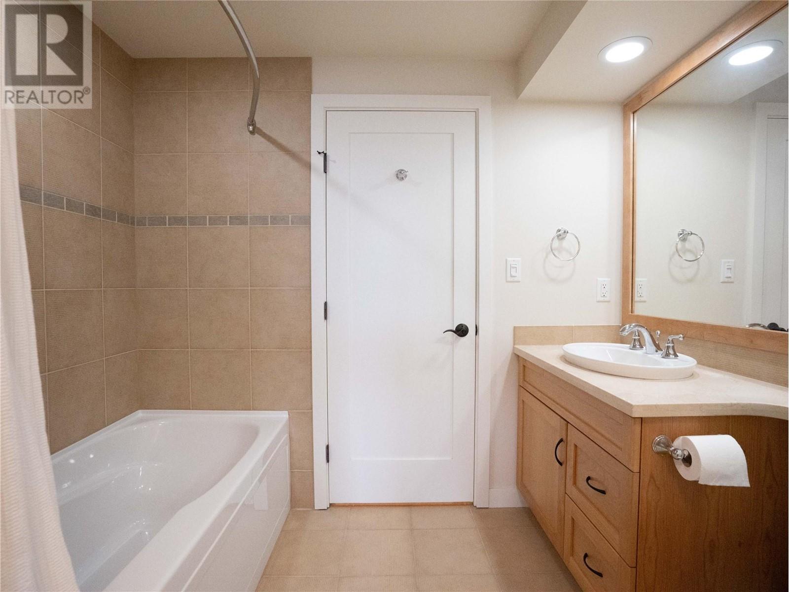 160 Lakeshore Drive W Unit# 1006, Penticton, British Columbia  V2A 9C2 - Photo 20 - 10338752
