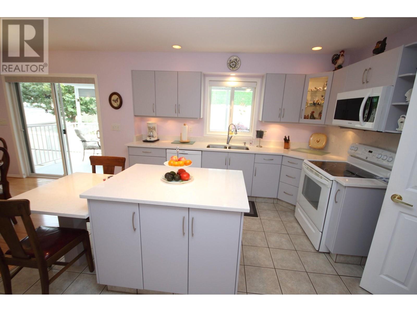 957 Morningstar Road, Oliver, British Columbia  V0H 1T6 - Photo 10 - 10338974