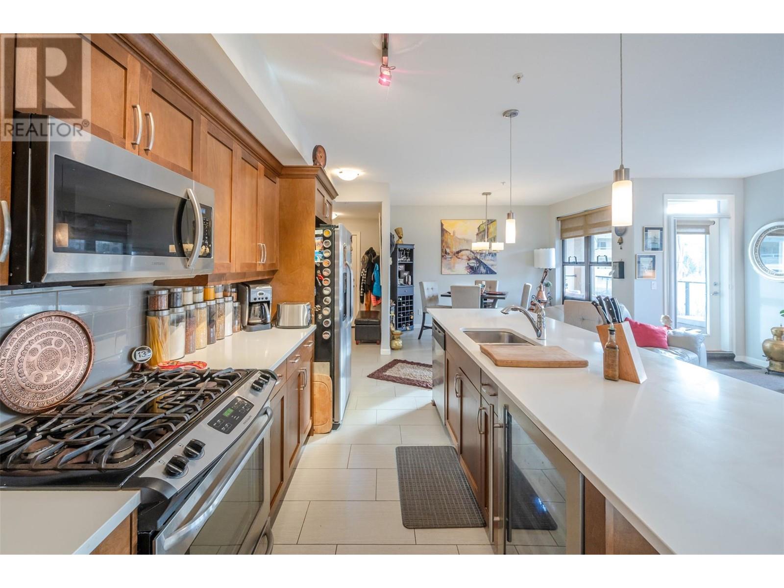 3591 Skaha Lake Road Unit# 204, Penticton, British Columbia  V2A 7K2 - Photo 9 - 10338971