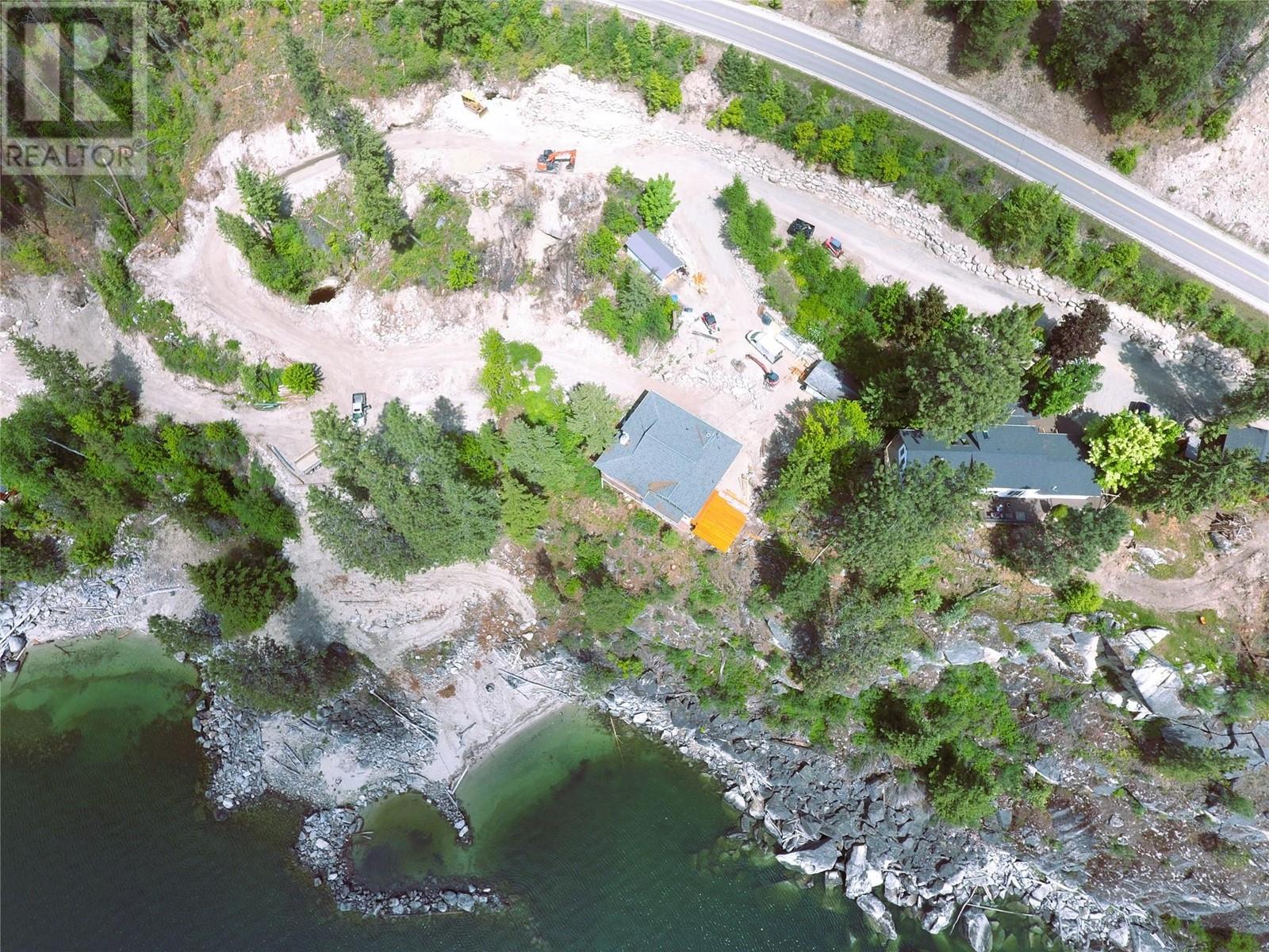 9703 3a Highway, Kuskanook, British Columbia  V0B 1A1 - Photo 2 - 10338461